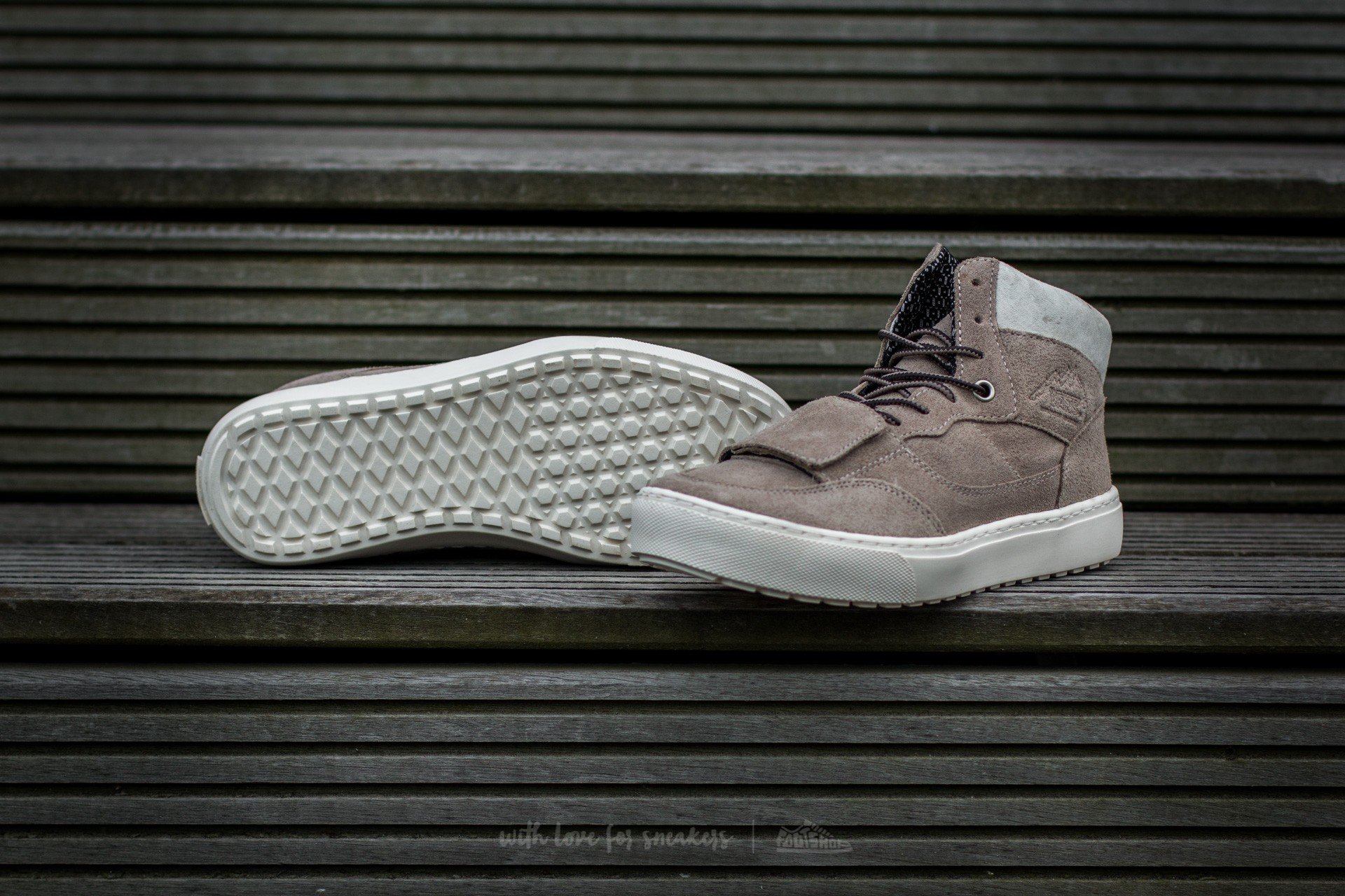 Pánské tenisky a boty Vans Mountain Edition Waxed Suede Hummus