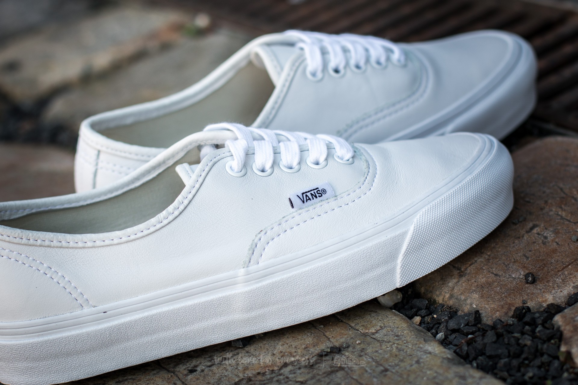 Vans vault og authentic lx sale white leather