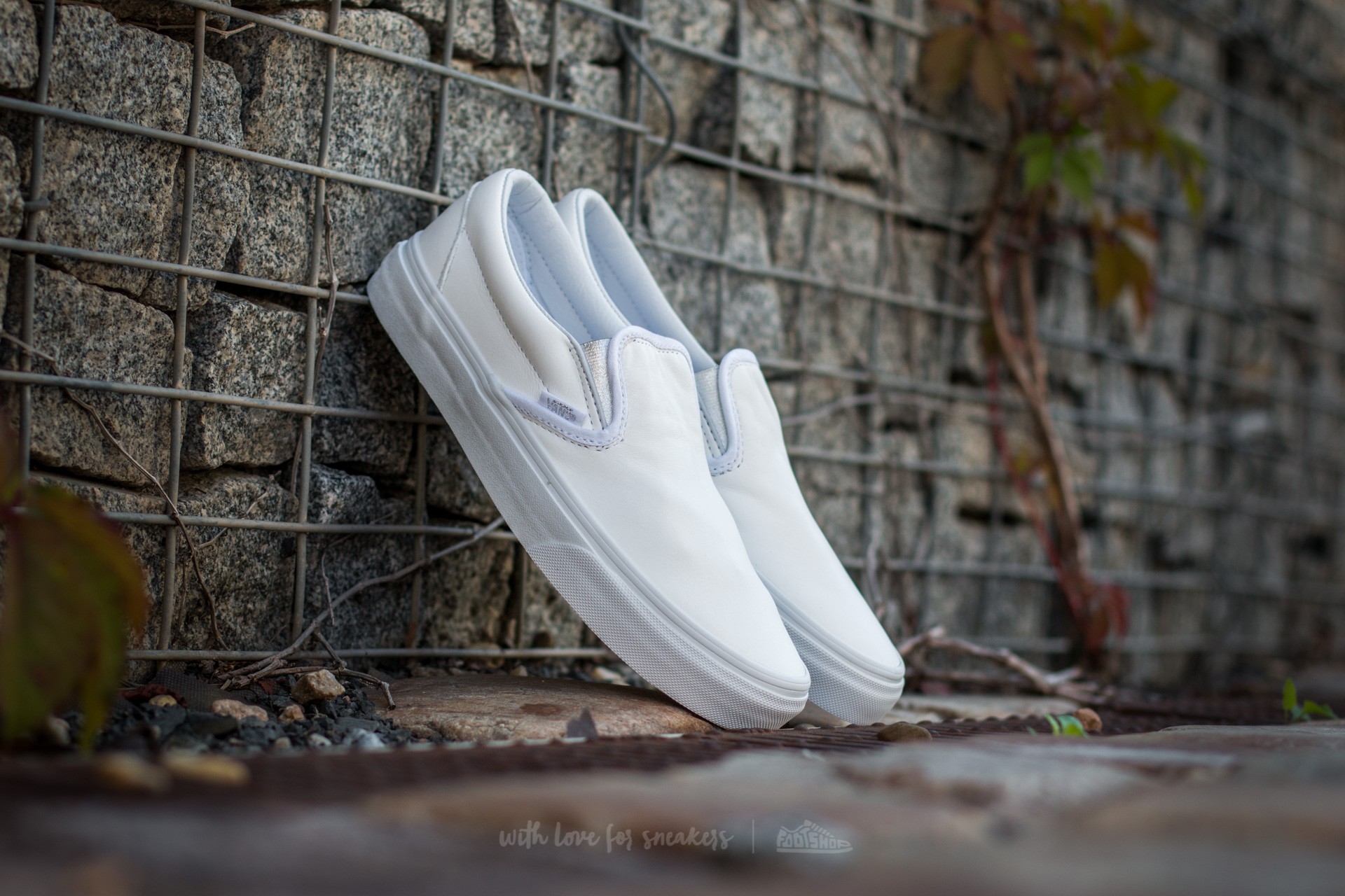 Dámske topánky a tenisky Vans Classic Slip-On (Metallic Gore) White/ Silver
