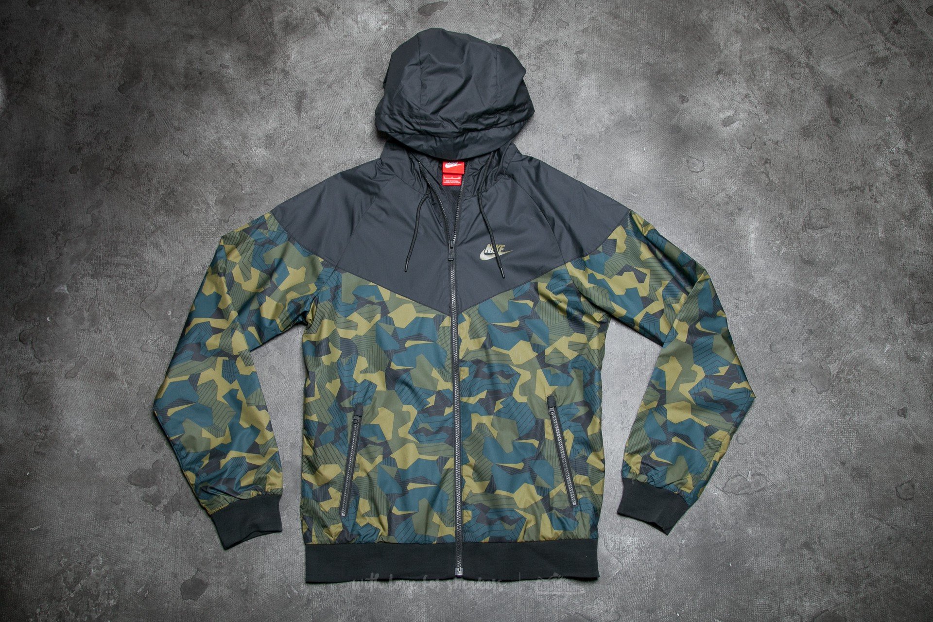 Nike badlands camo 2024 windrunner