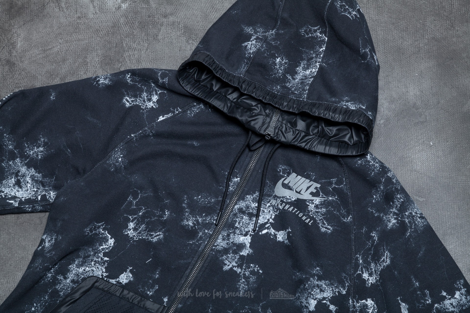 Nike international cheap hoodie black