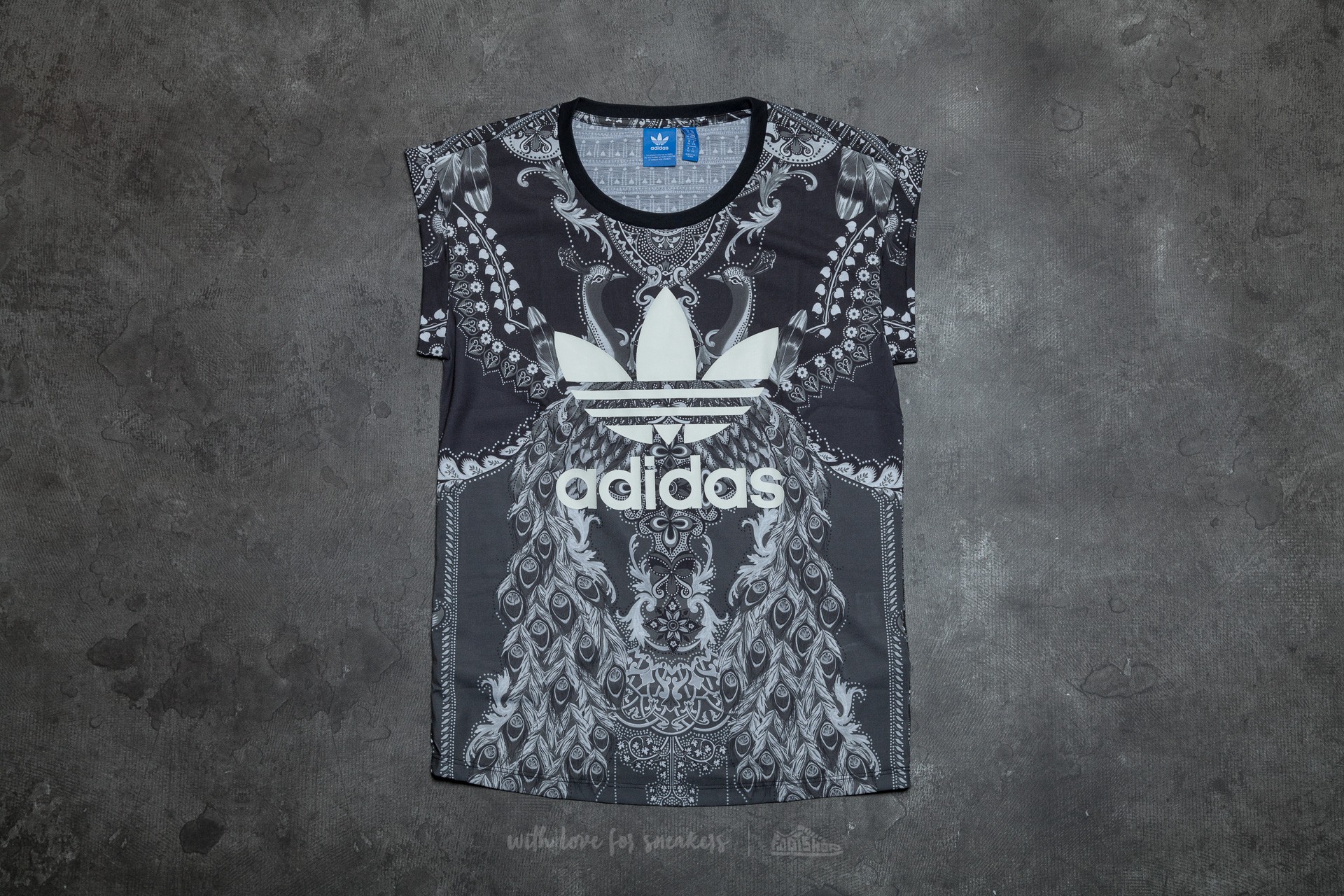T-Shirts and shirts adidas Pavao Tee Multicolor