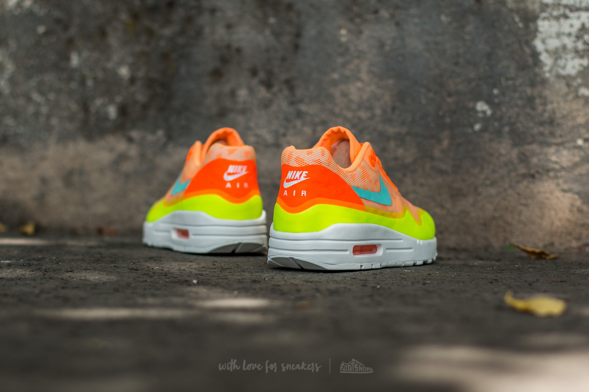 nike air max peach cream