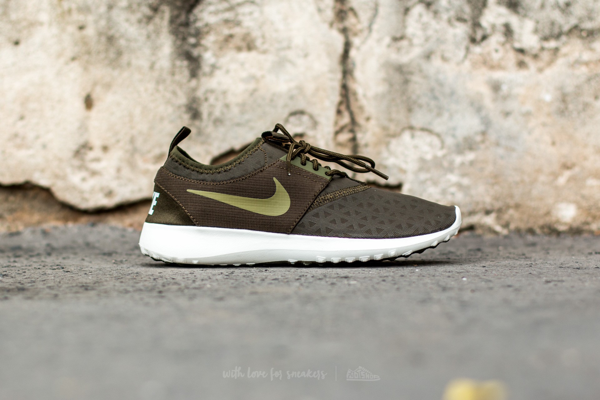 Nike shop juvenate olive