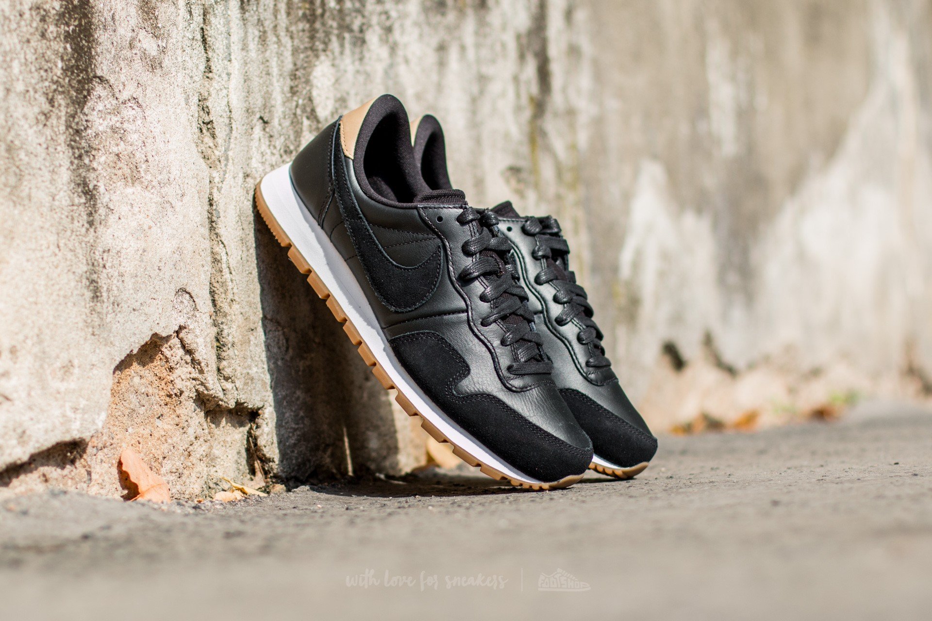 Scarpe uomo Nike Air Pegasus 83 Premium Black/ Black-White-Vachetta Tan