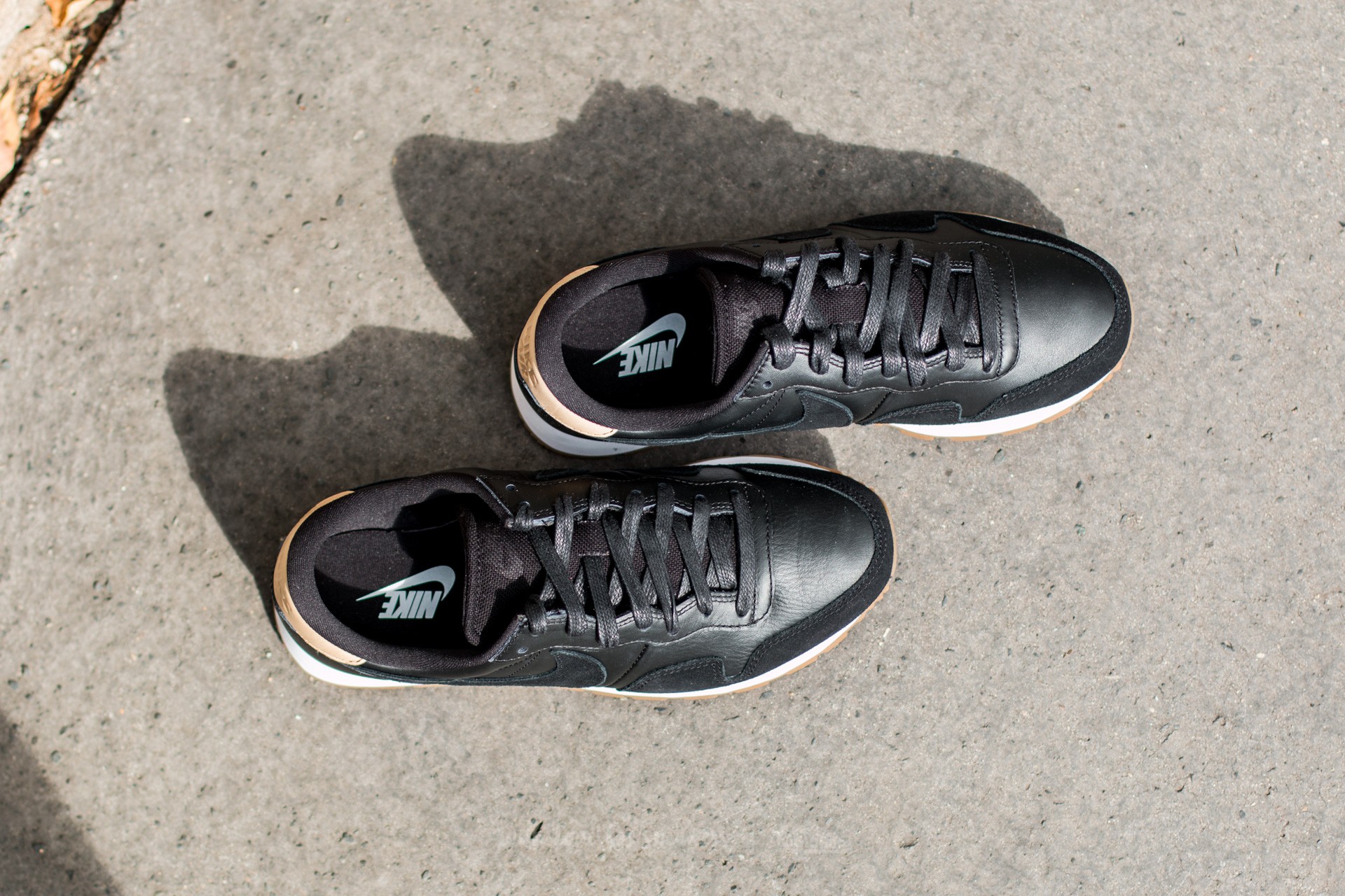 Scarpe uomo Nike Air Pegasus 83 Premium Black/ Black-White-Vachetta Tan