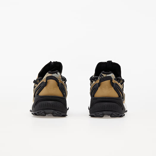 Nike utility core clearance