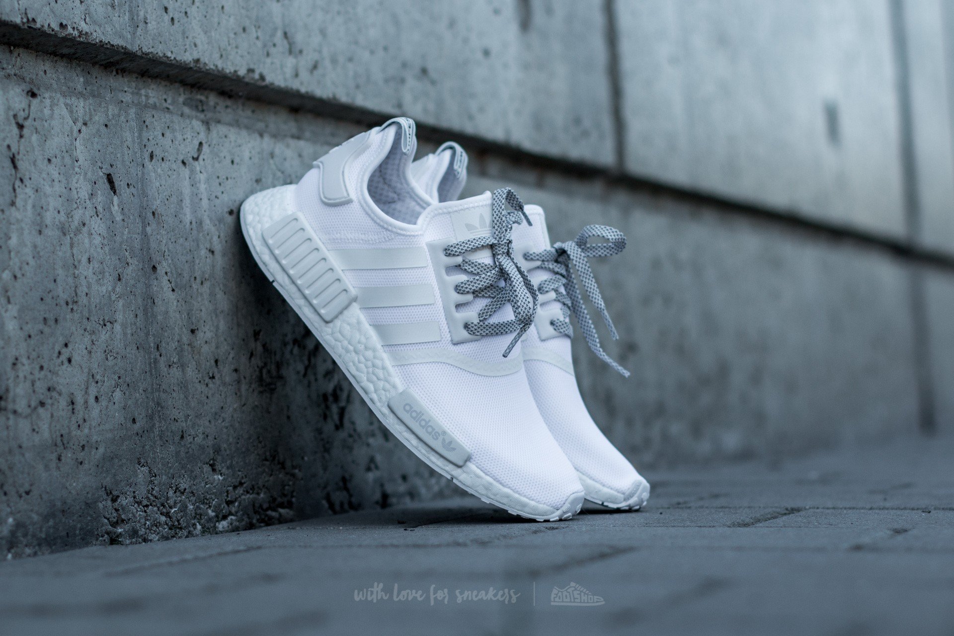 adidas NMD R1