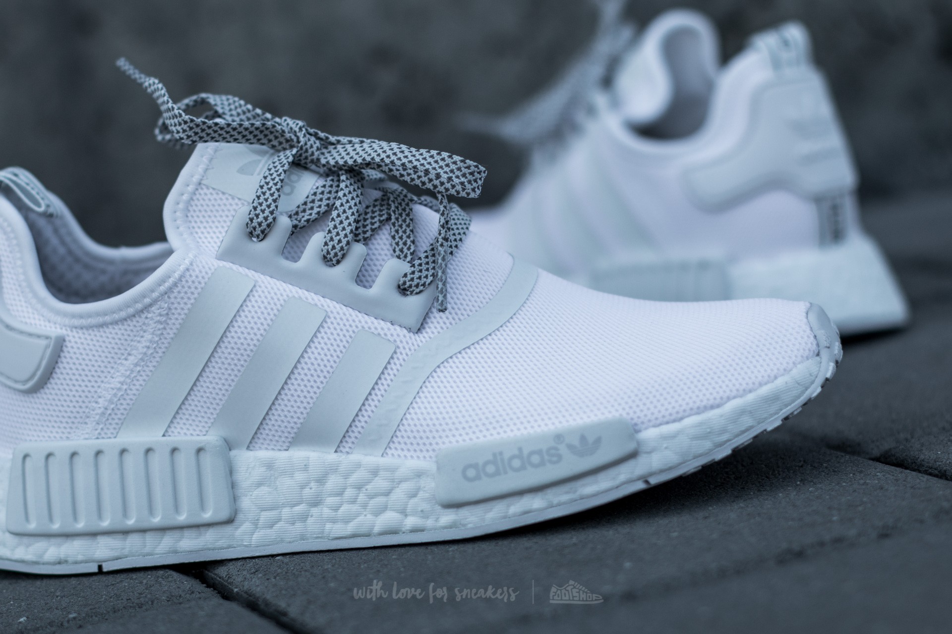 Miesten kengät adidas NMD_R1 White/ White/ White