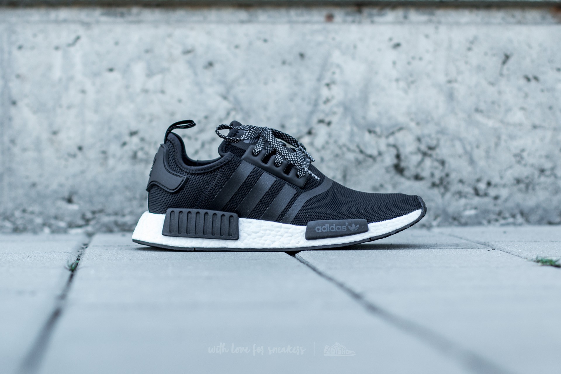 Pánské tenisky a boty adidas NMD_R1 Core Black/ Core Black/ White