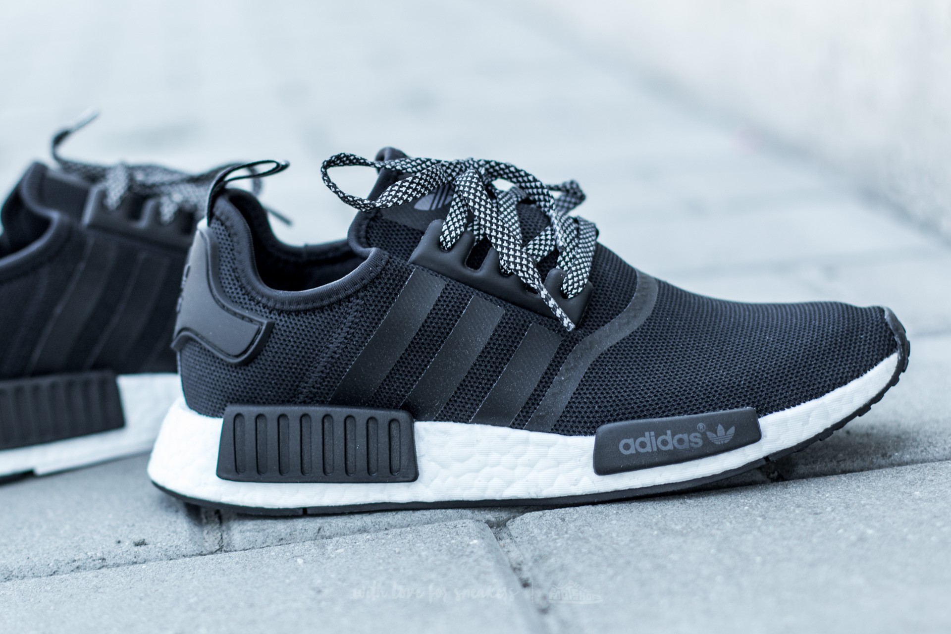 Pánské tenisky a boty adidas NMD_R1 Core Black/ Core Black/ White