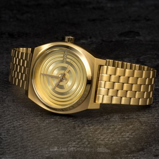 Nixon c3po store