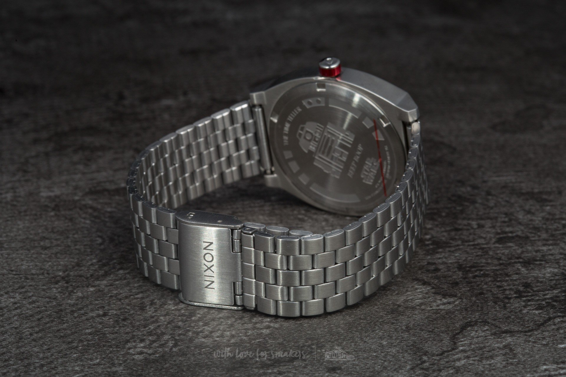 Nixon r2d2 store
