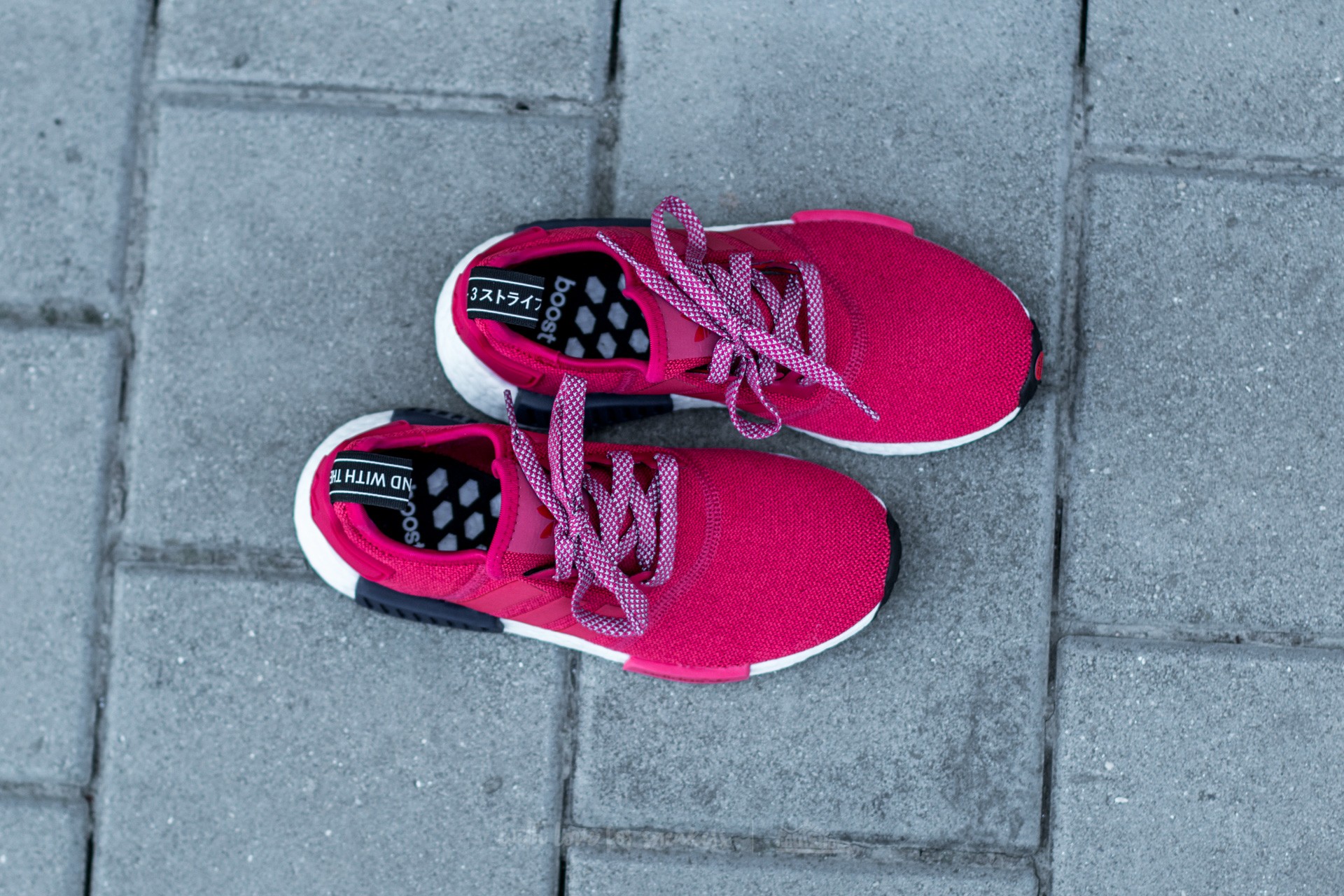 Adidas originals nmd r1 vivid pink shop