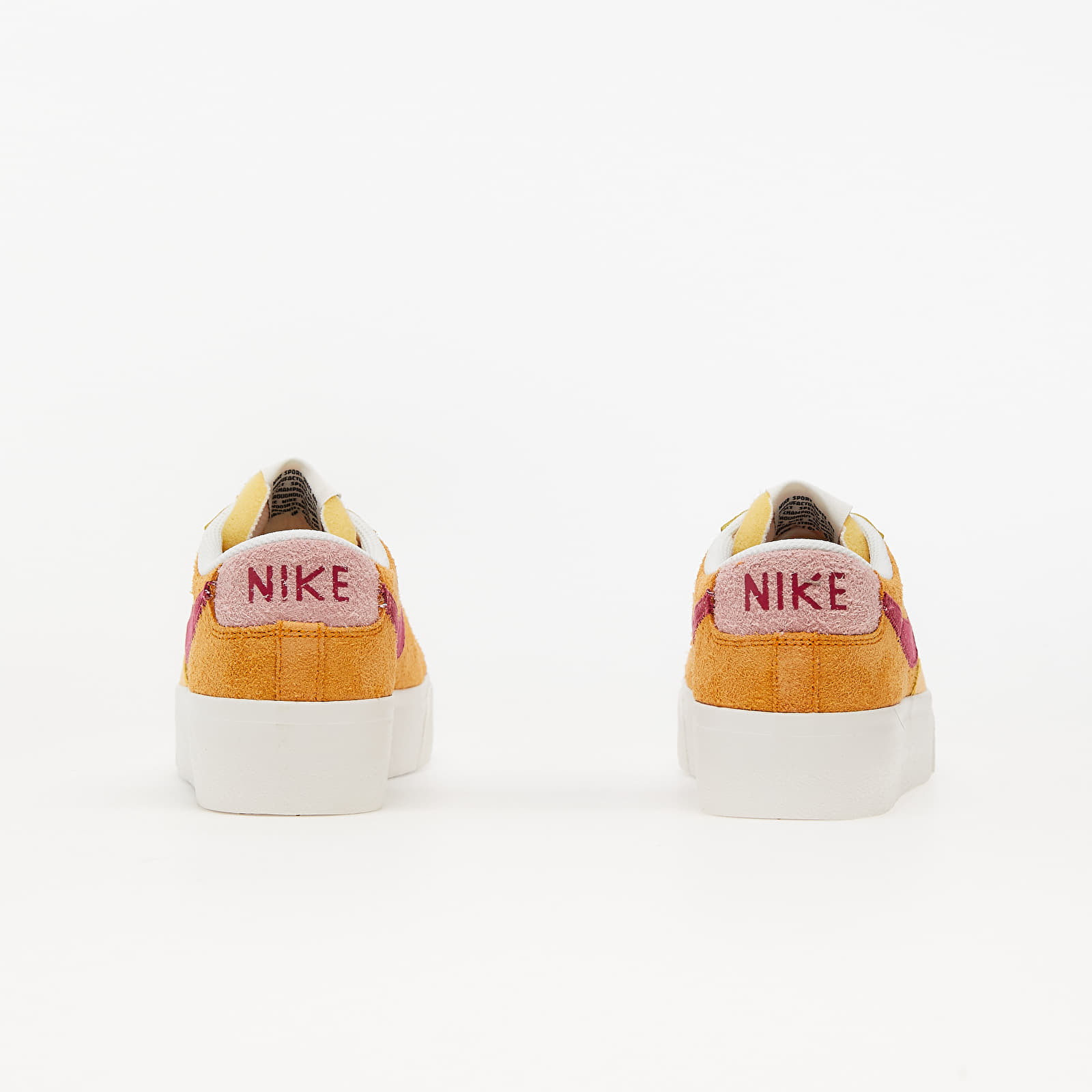 Zapatillas mujer Nike W Blazer Low Platform Sunset/ Rush Maroon-University Gold