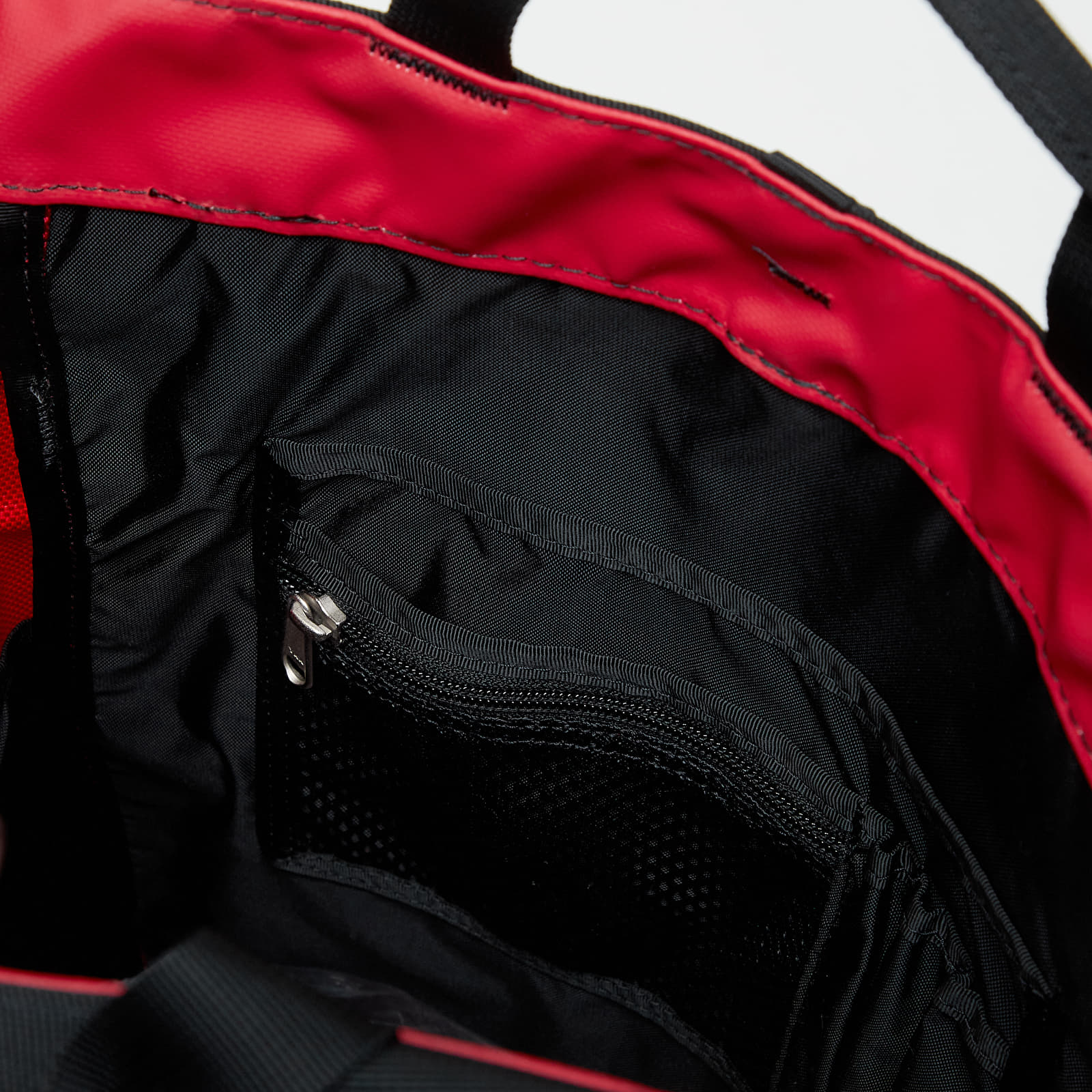 Kuprinės The North Face Base Camp Tote TNF Red/ TNF Black