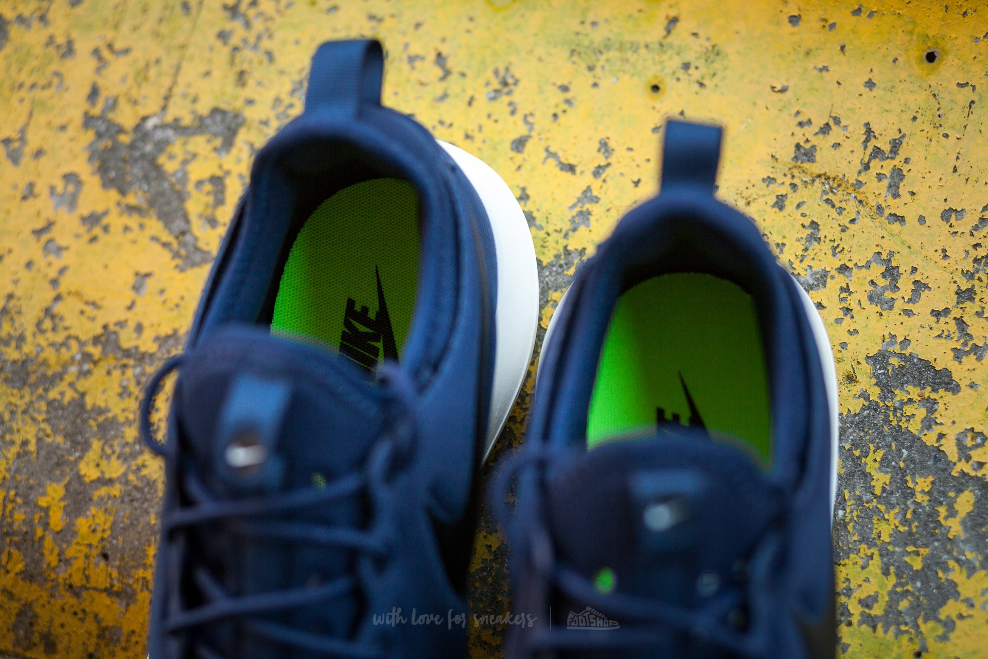 Pánské tenisky a boty Nike Roshe Two Midnight Navy/ Black-Sail-Volt 