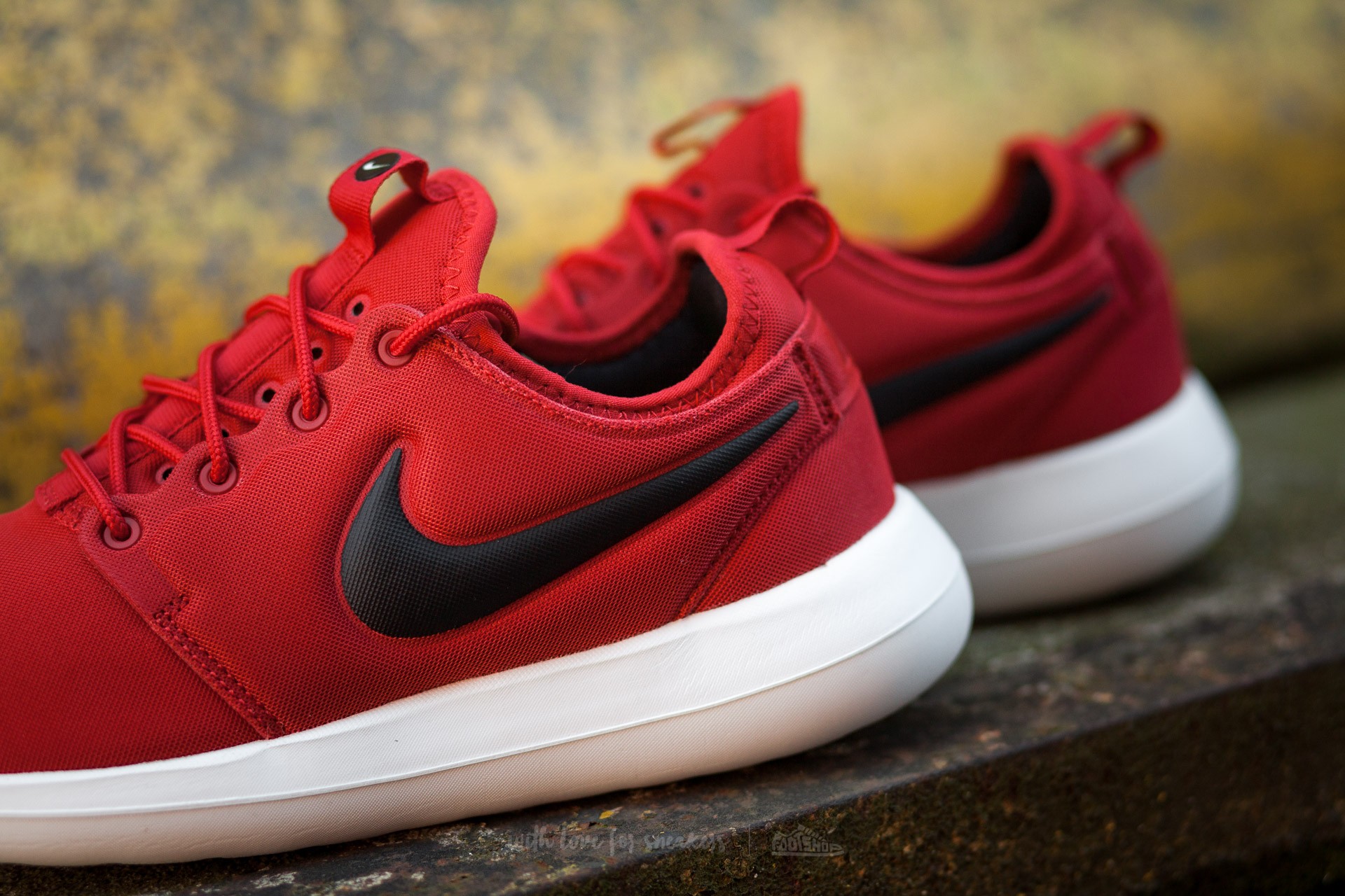 Roshe 2 red sale