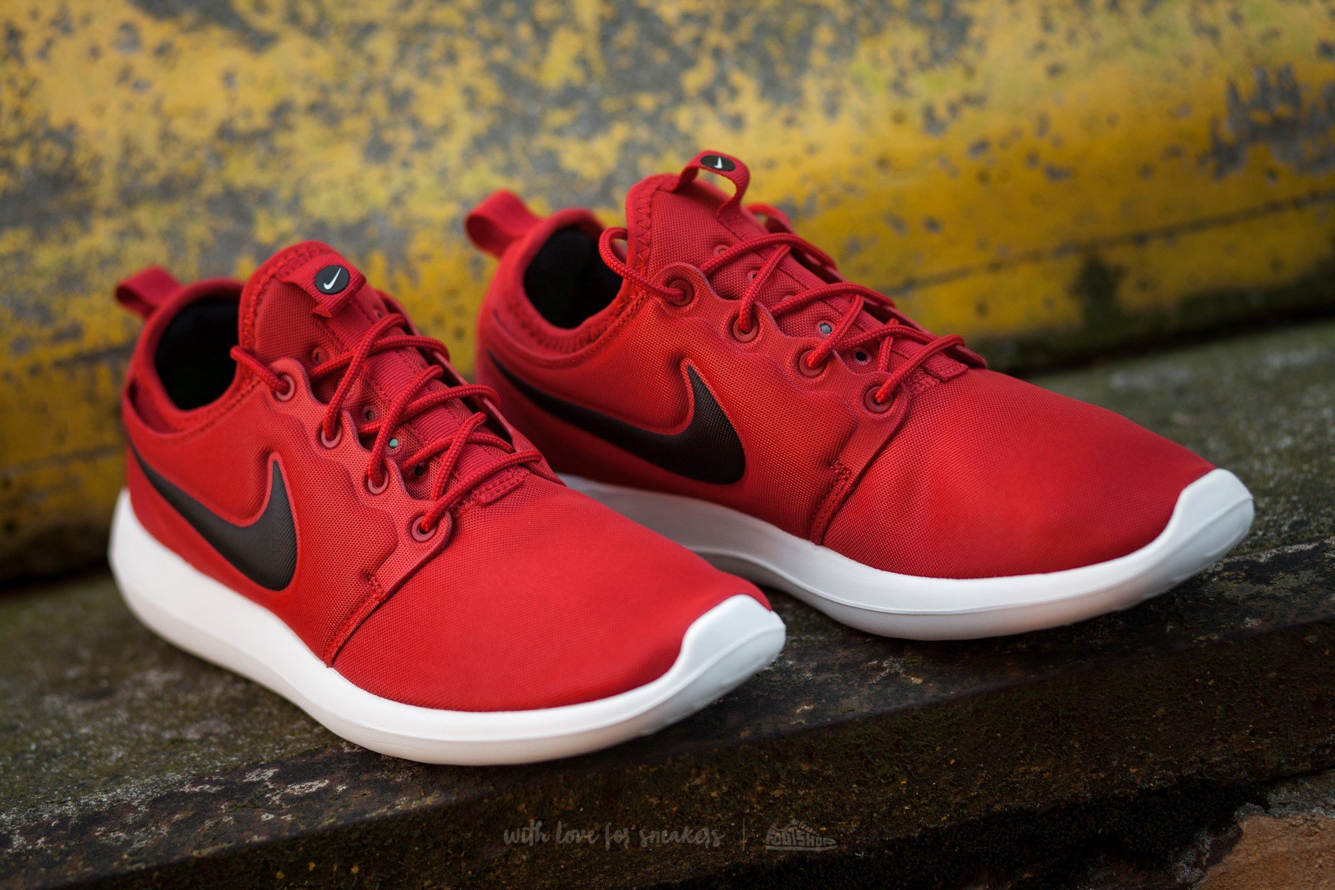 Roshe 2 red on sale