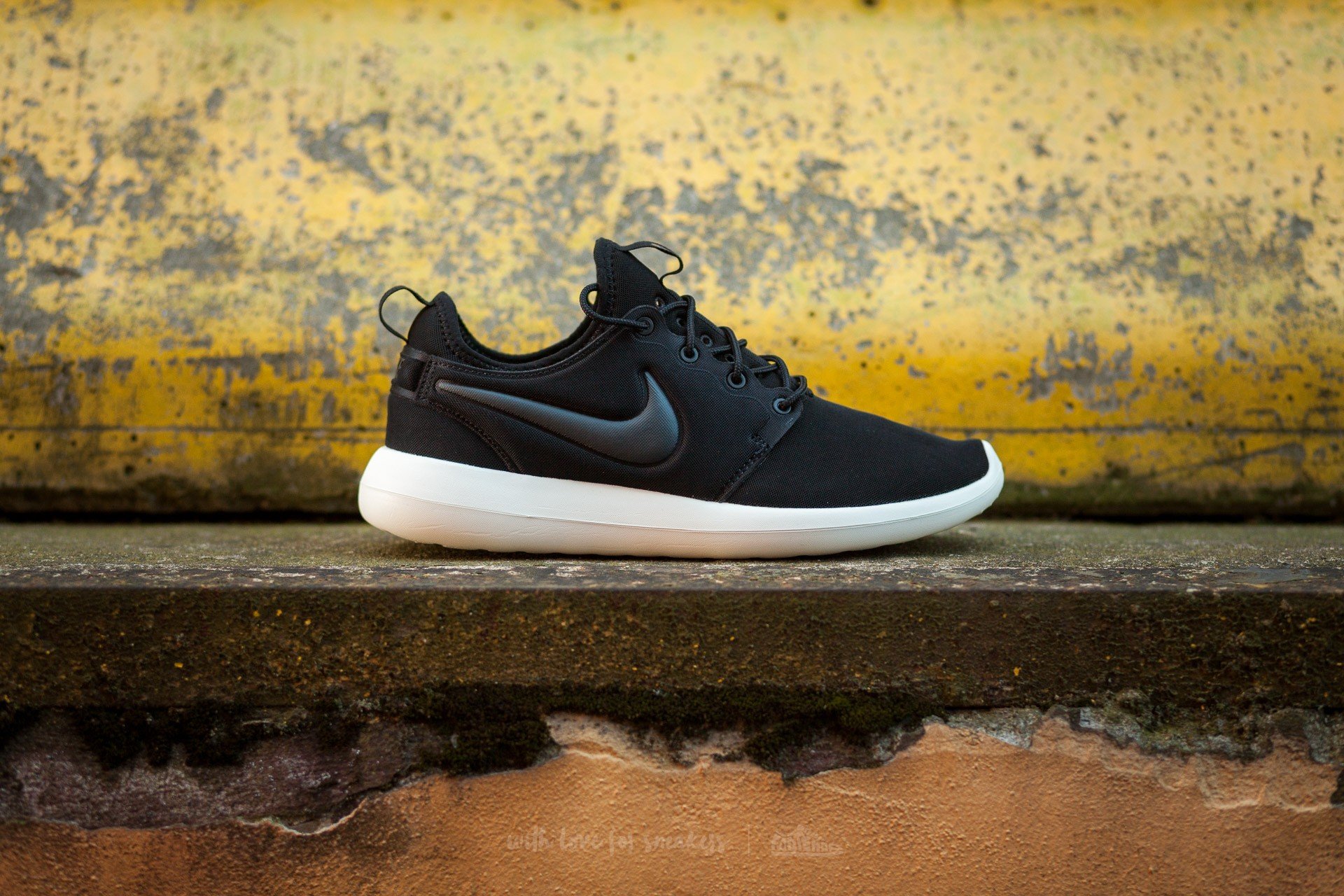 Scarpe donna Nike W Roshe Two Black/ Anthracite-Sail-Volt