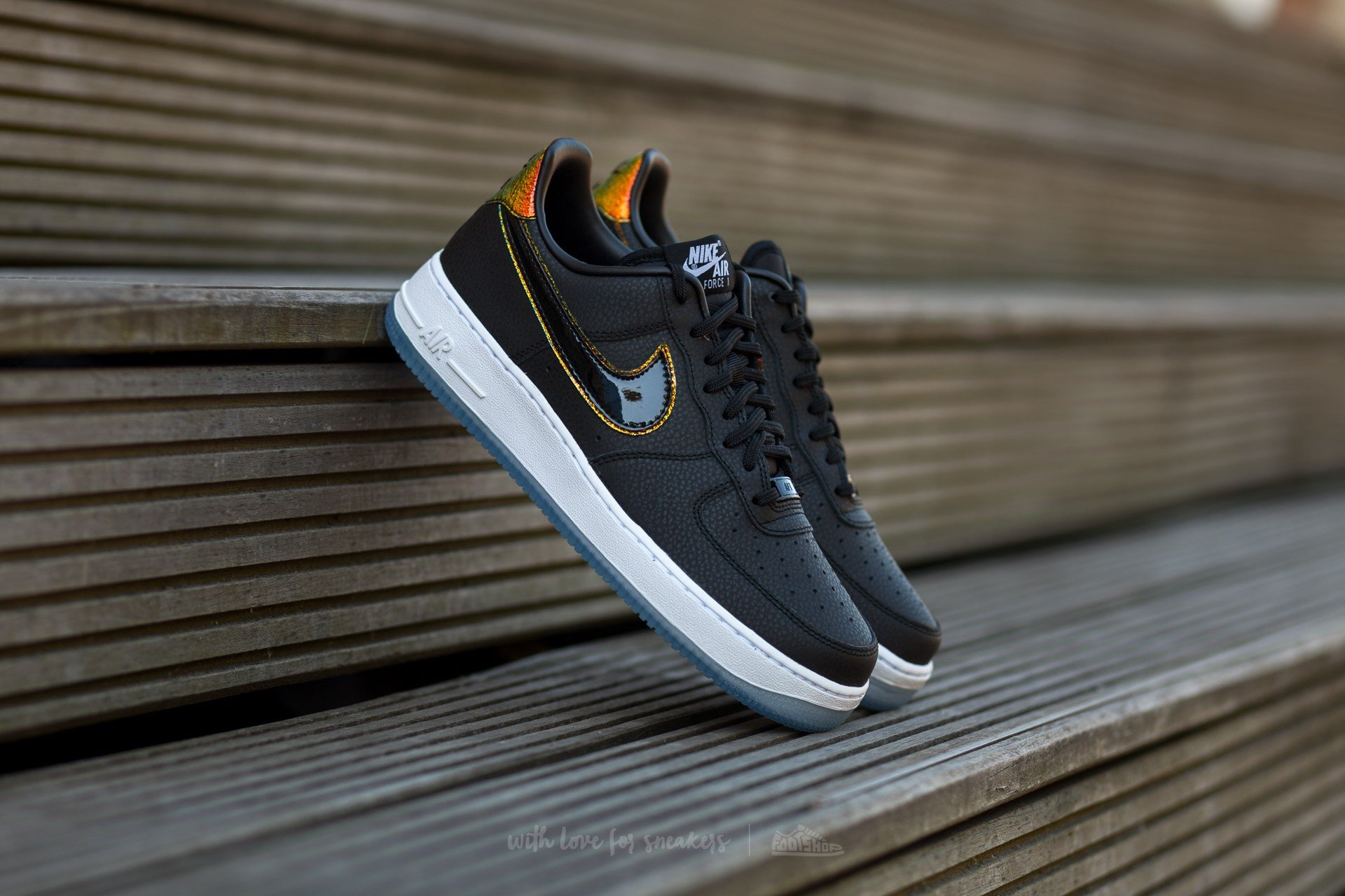 Buty damskie Nike Wmns Air Force 1 07' Premium Black/ Black-Pure Platinum