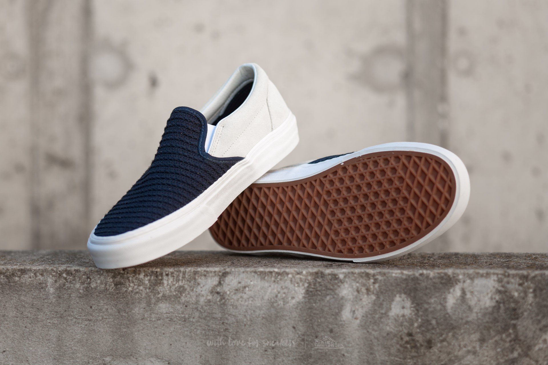 Damesko Vans Classic Slip-On (Suede/ Woven) Navy Blue/ True White