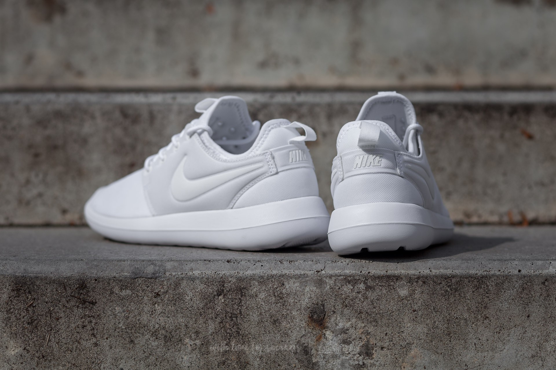 Women s shoes Nike W Roshe Two White White Pure Platinum
