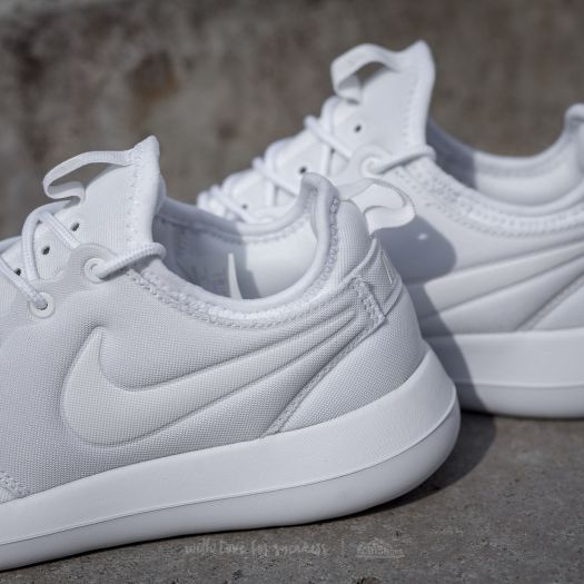 Roshe run 2 white hot sale
