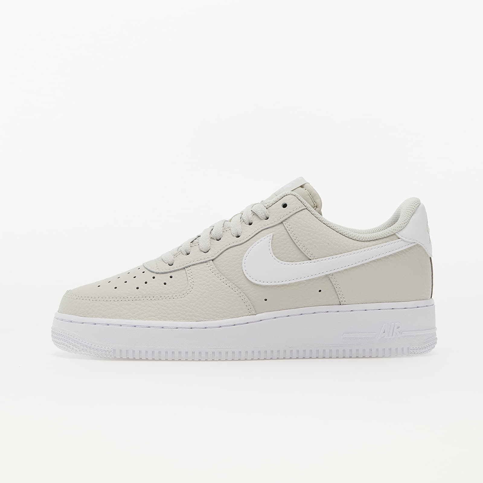 Herren Sneaker und Schuhe Nike Air Force 1 '07 Light Bone/ White