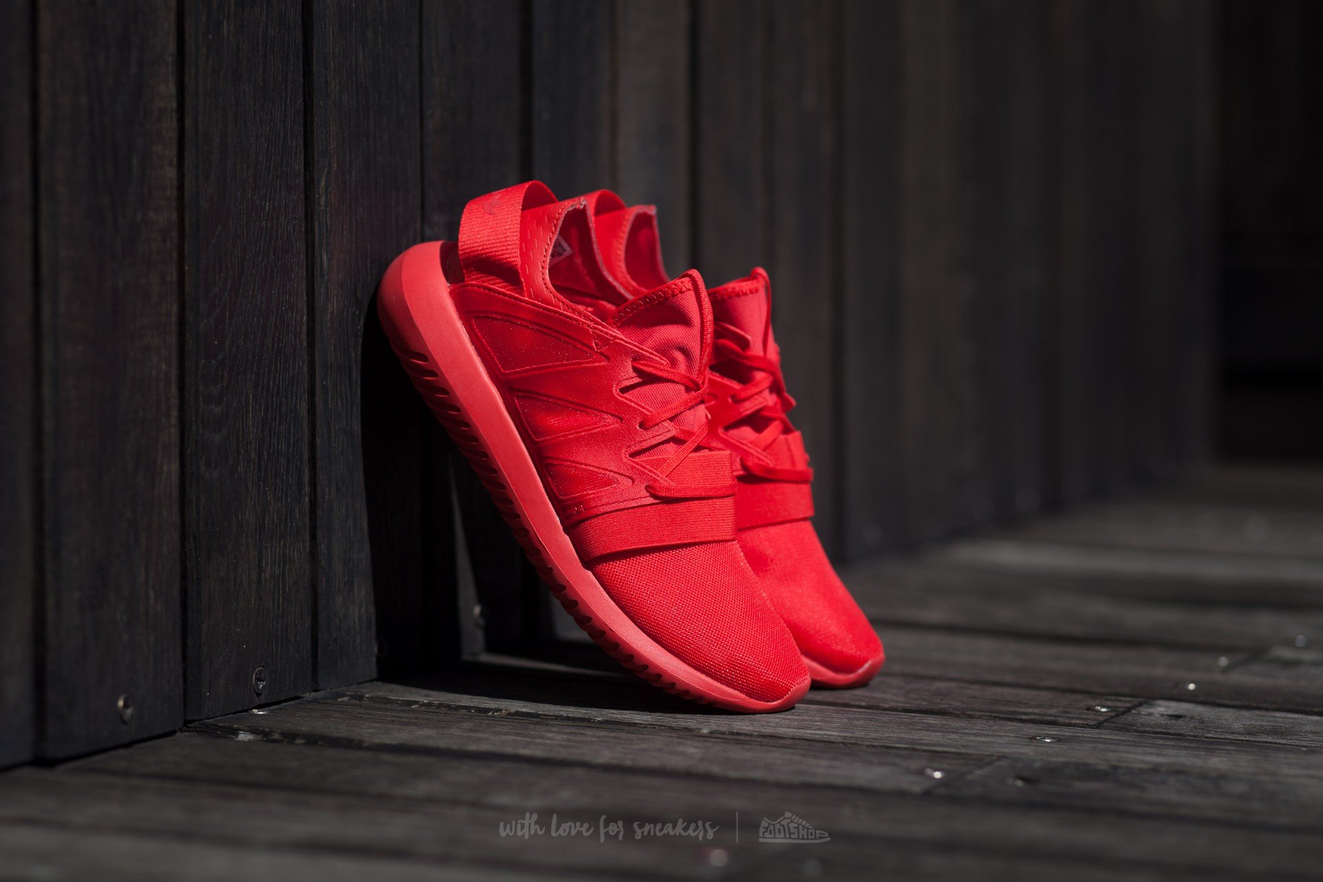Adidas tubular shop viral vivid red