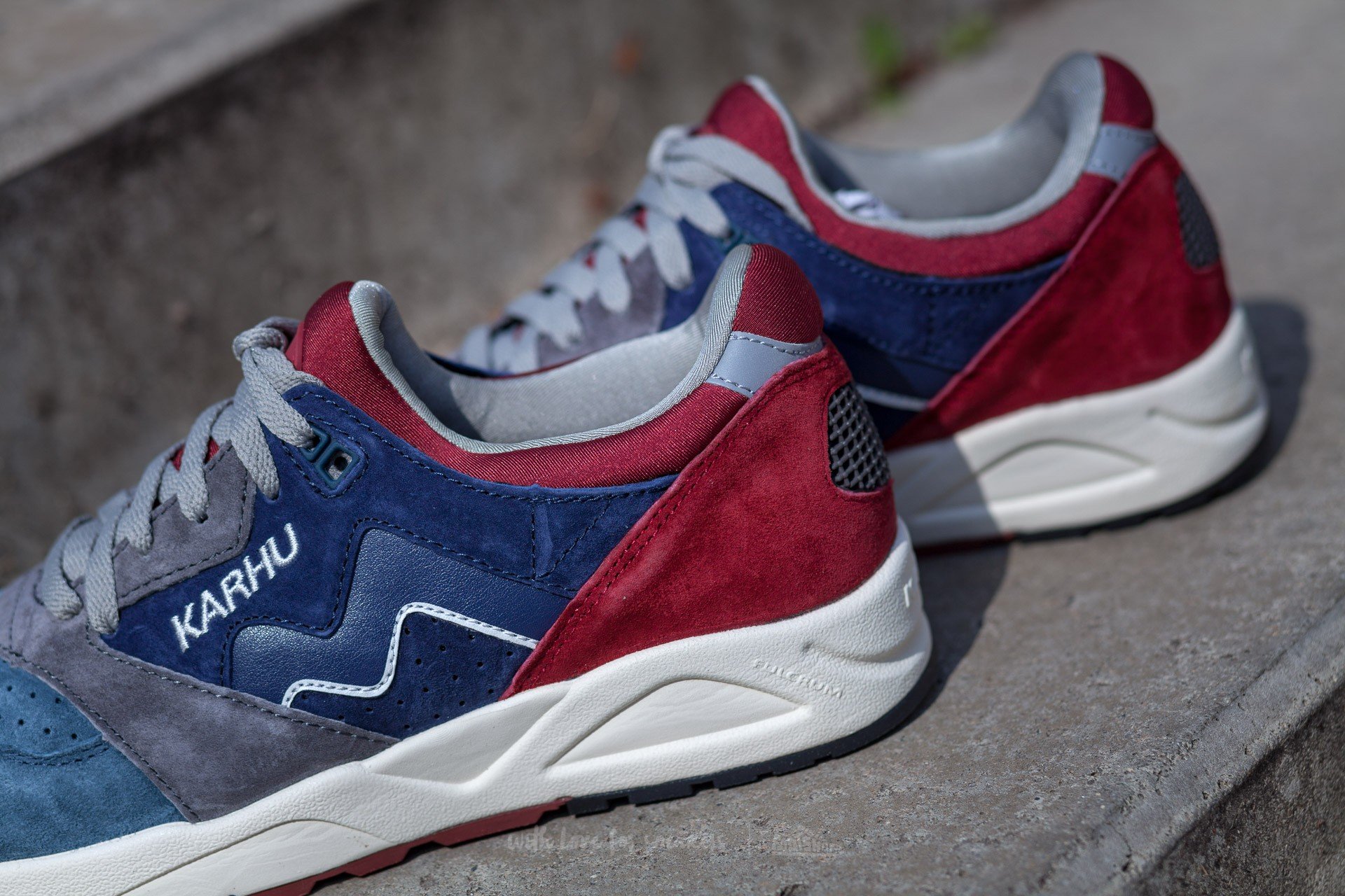 Herren Sneaker und Schuhe Karhu Aria Peacot/ Syraha 