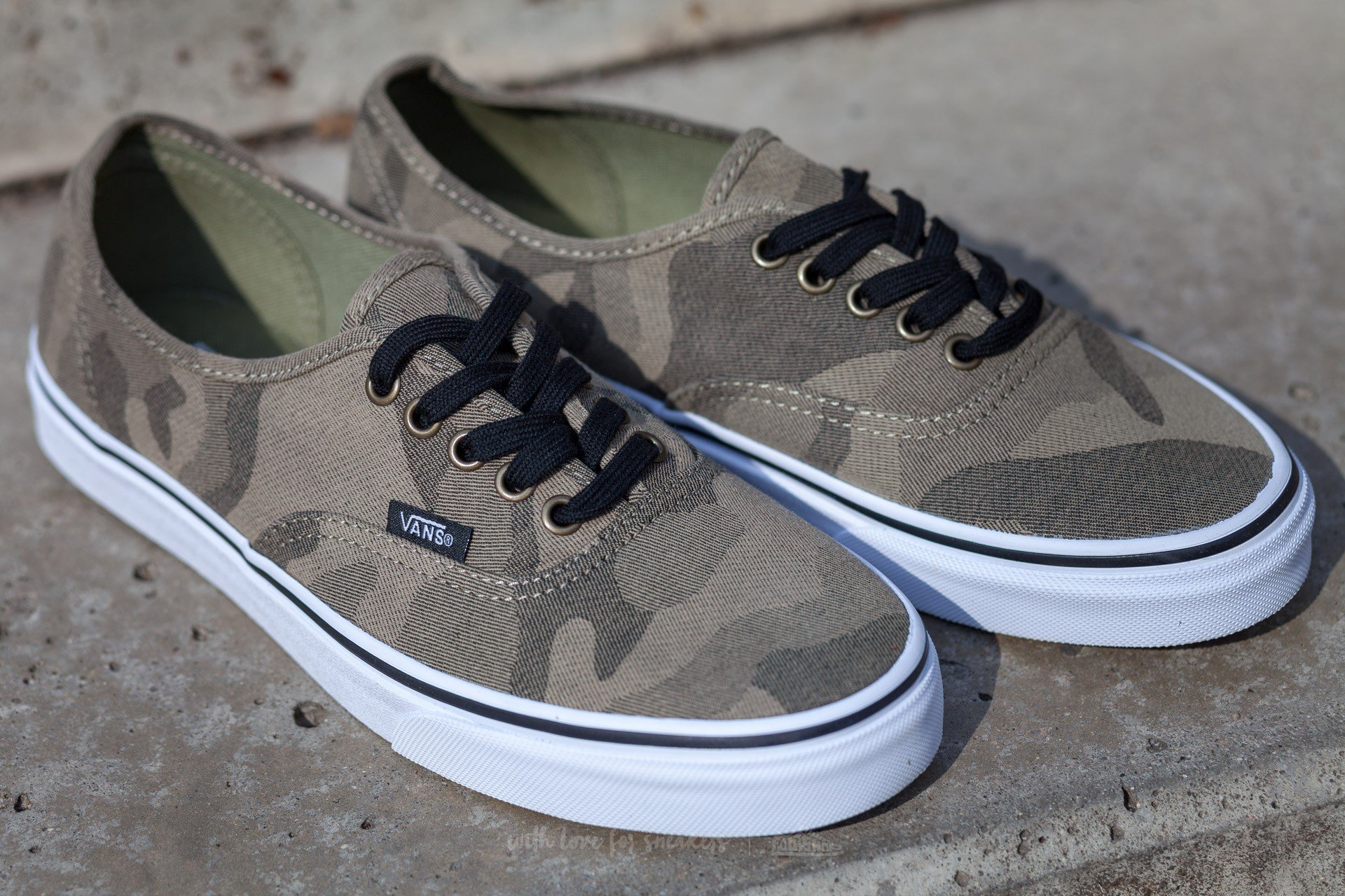 Vans authentic camo store
