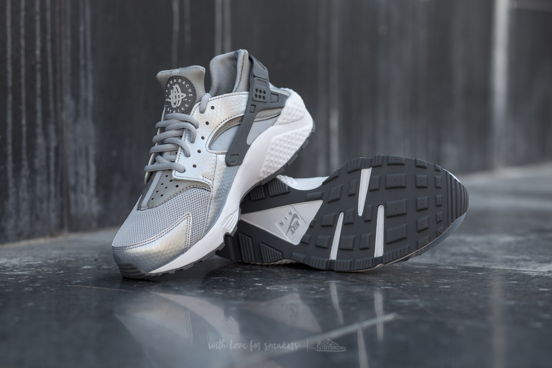 Huarache silver grey top