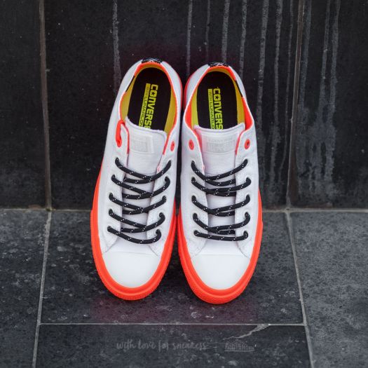 Men s shoes Converse Chuck Taylor All Star II OX White Lava Gum Footshop