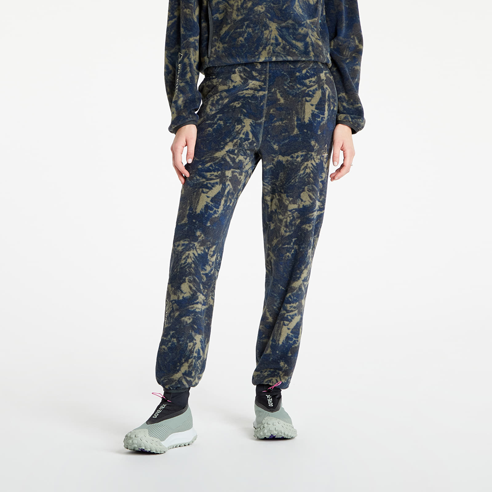 Nadrágok Nike W ACG NRG Therma-FIT Wolf Tree Pant Aop Green/ Blue