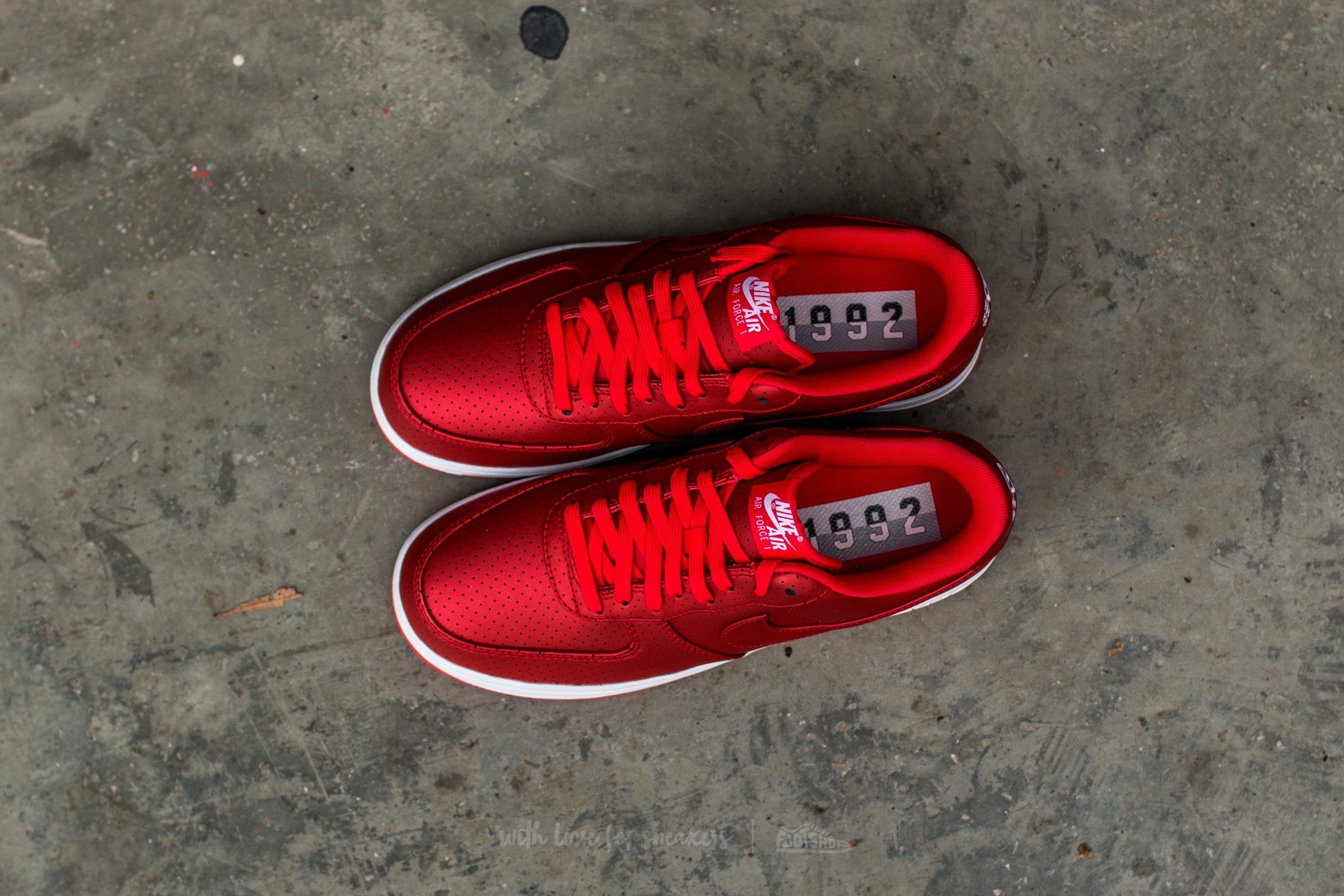 Meeste kingad Nike Air Force 1 ´07 LV8 Action Red/ Action Red-White 