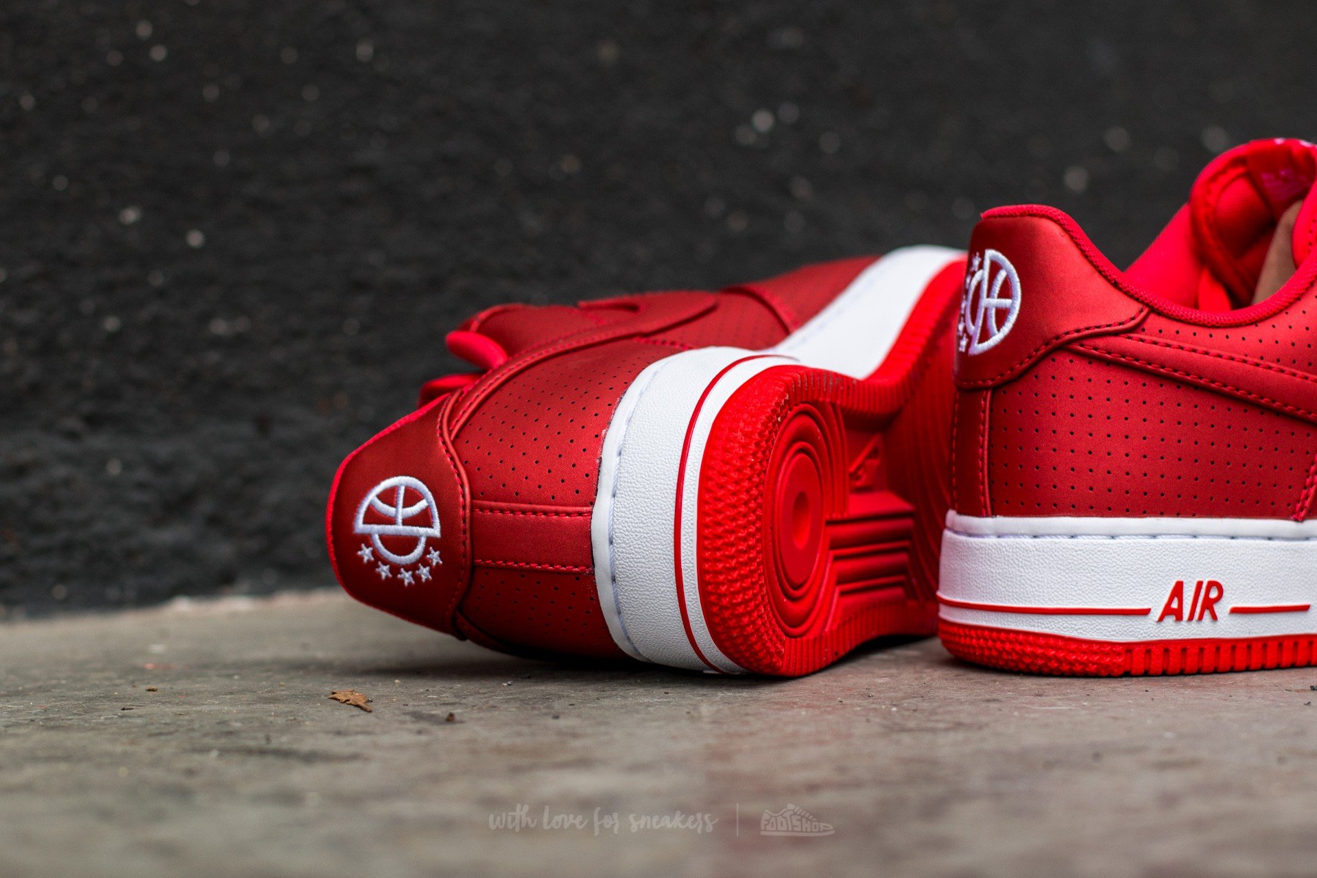 Meeste kingad Nike Air Force 1 ´07 LV8 Action Red/ Action Red-White 