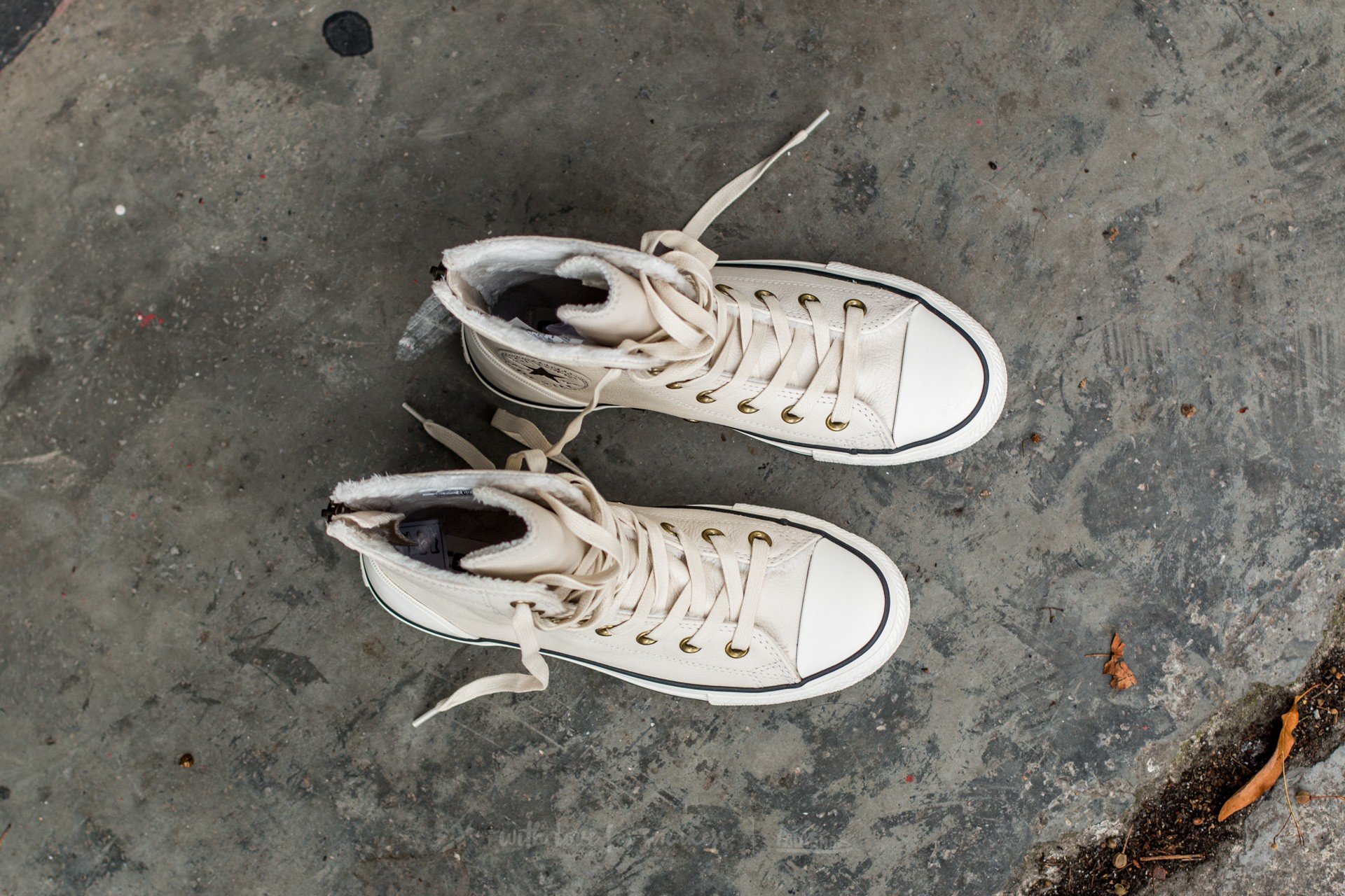 Dámské tenisky a boty Converse Chuck Taylor All Star Hi-Rise Boot Leather+Fur Parchment/ Black/ Egret