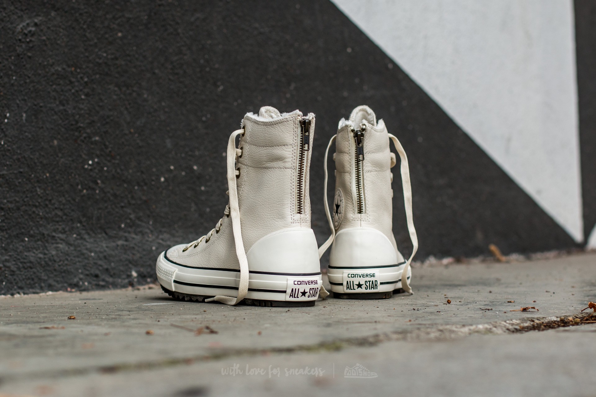 Dámské tenisky a boty Converse Chuck Taylor All Star Hi-Rise Boot Leather+Fur Parchment/ Black/ Egret