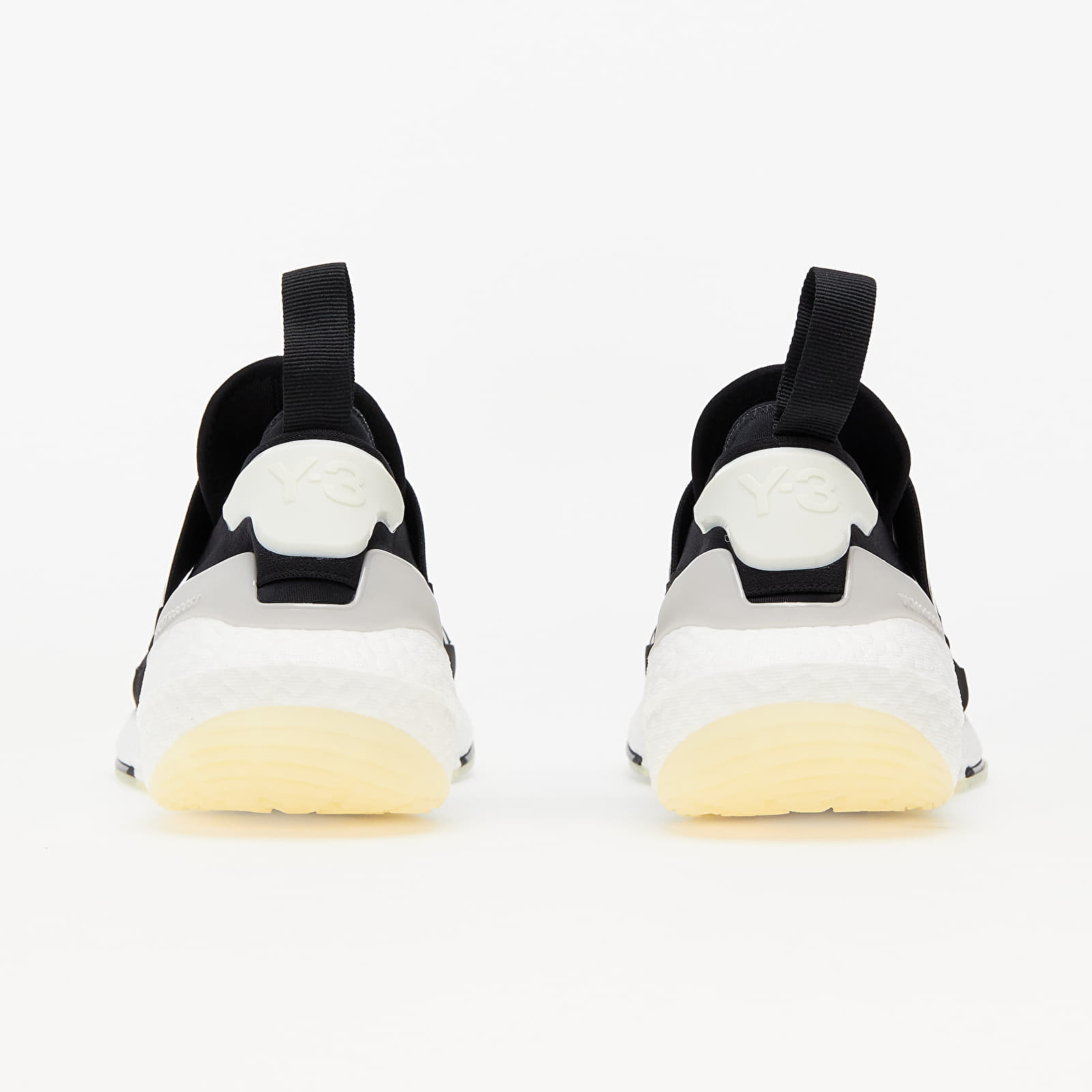 Vyriška avalynė Y-3 UltraBOOST 22 Black/ Core White/ Chalk Pearl