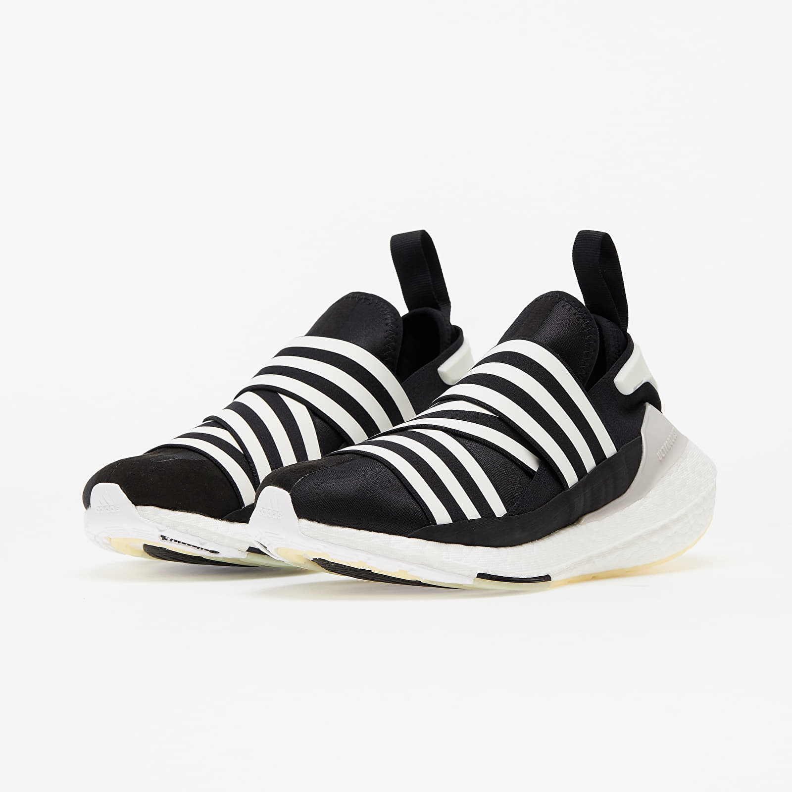 Vyriška avalynė Y-3 UltraBOOST 22 Black/ Core White/ Chalk Pearl