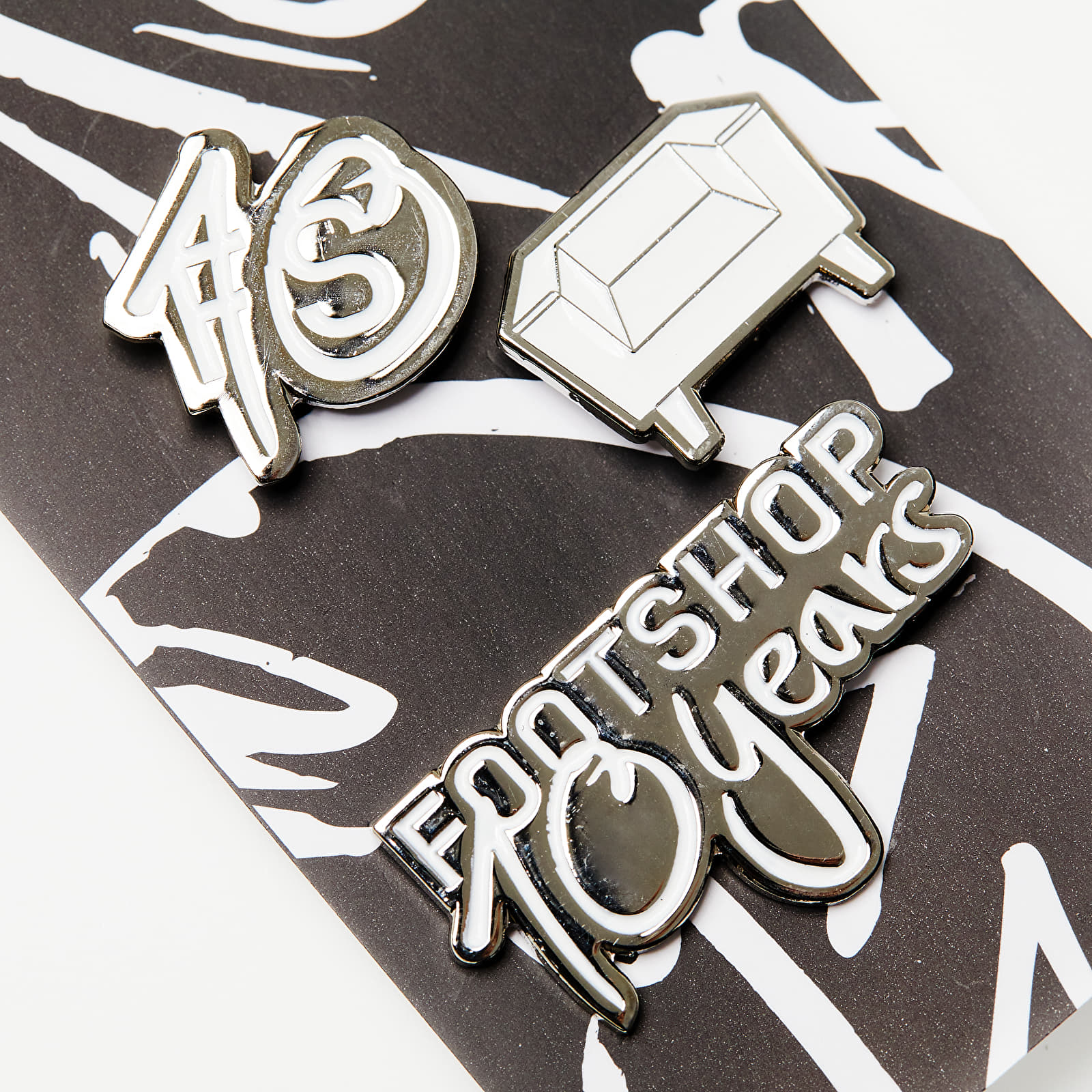 Egyéb kiegészítők FTSHP 10th Anniversary Pin Silver/ White