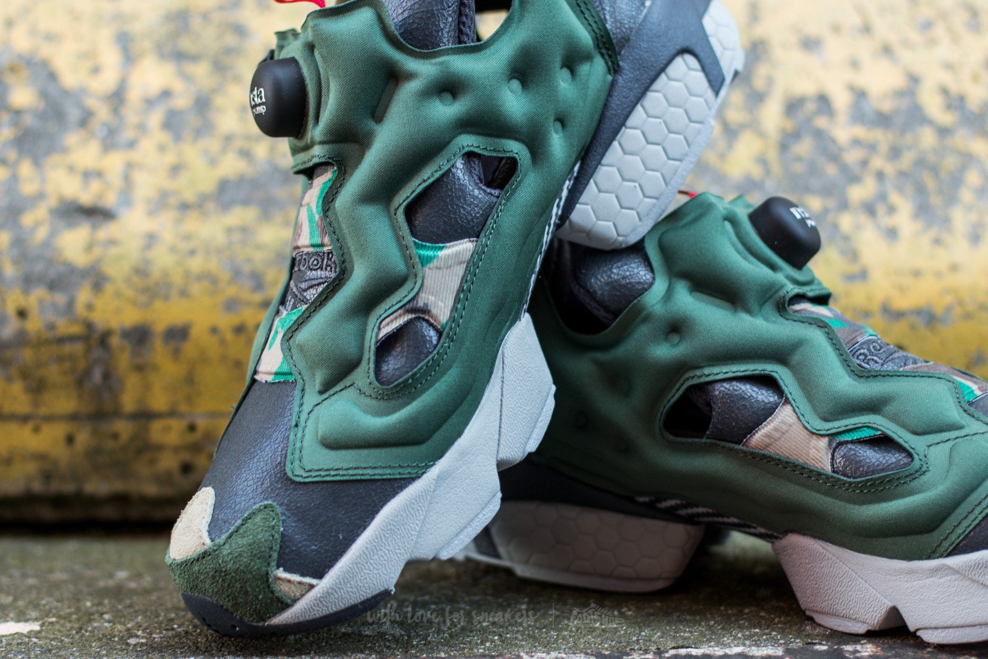 Reebok instapump fury on sale green