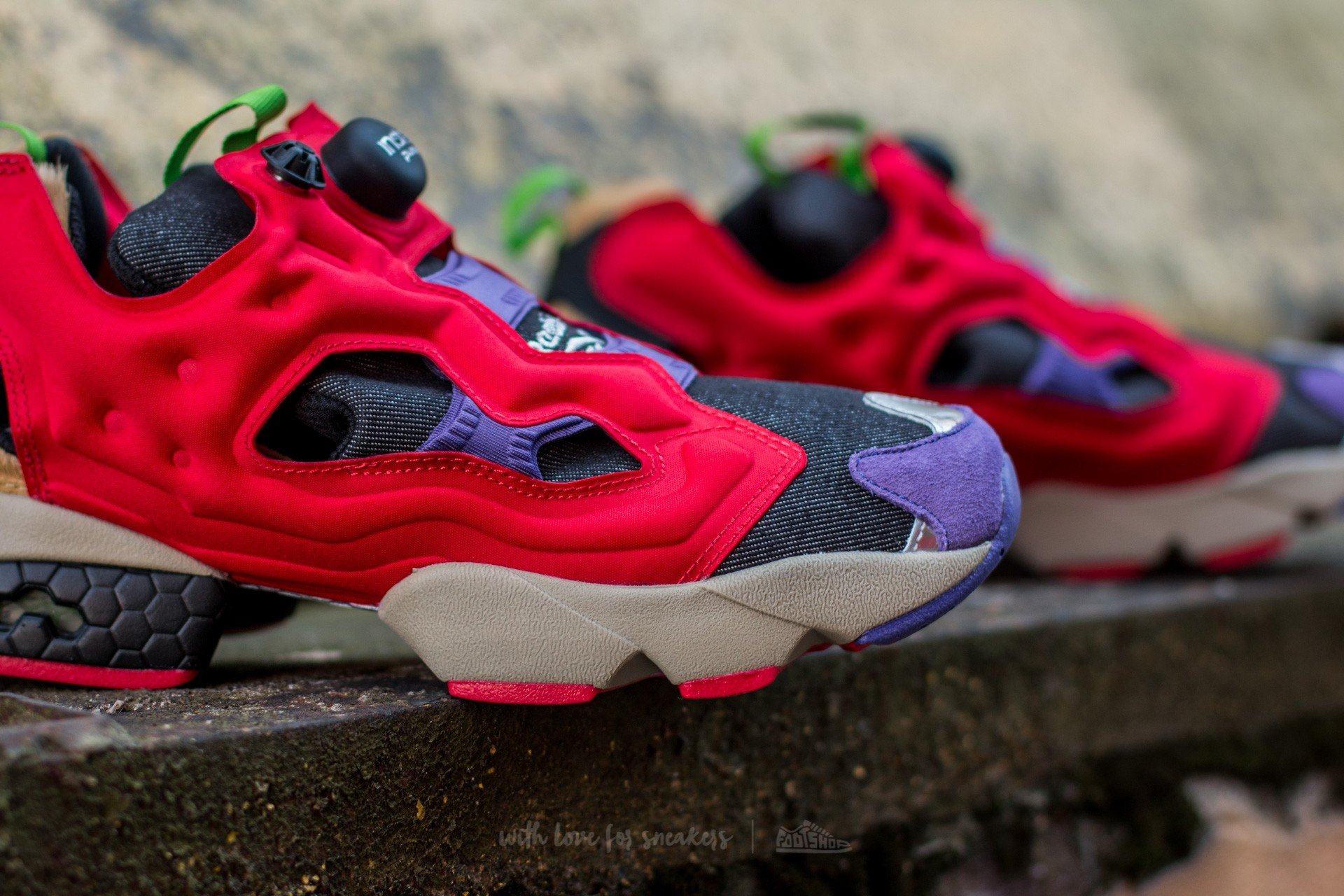 Men s shoes Reebok Instapump Fury OG Villain Pack Smokey Black