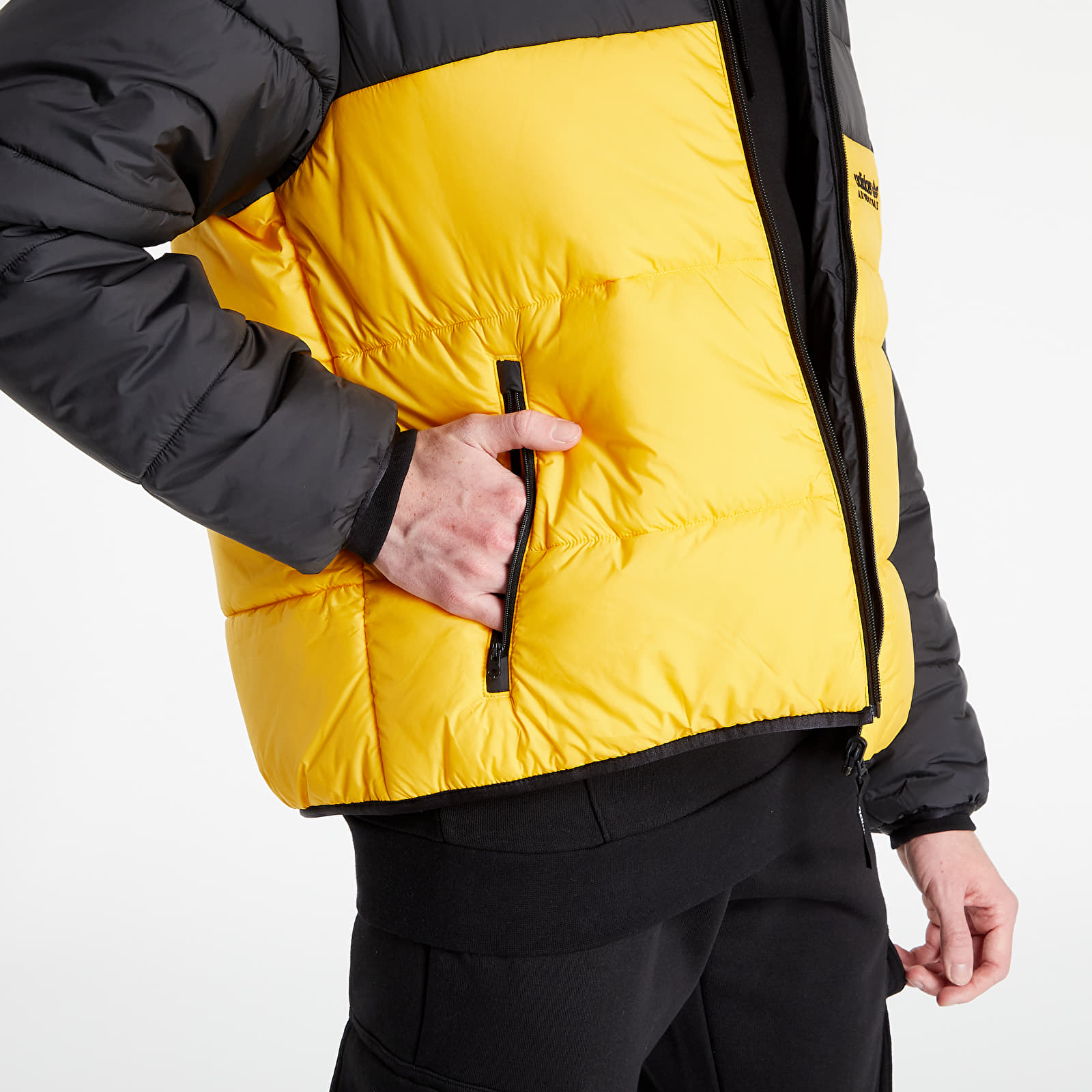 Jacken adidas Adventure Puffer Jacket Black Active Gold Footshop