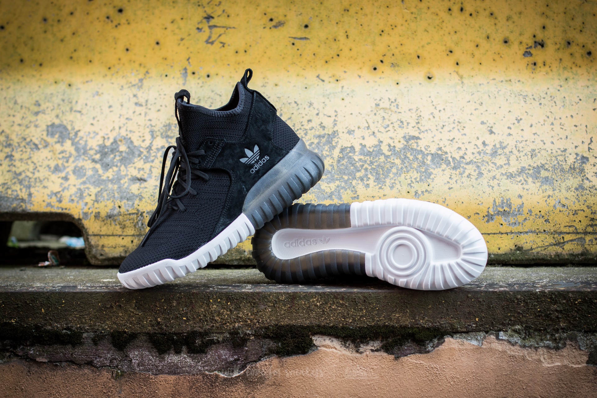 Adidas originals tubular x primeknit  core black  carbon  vintage white outlet