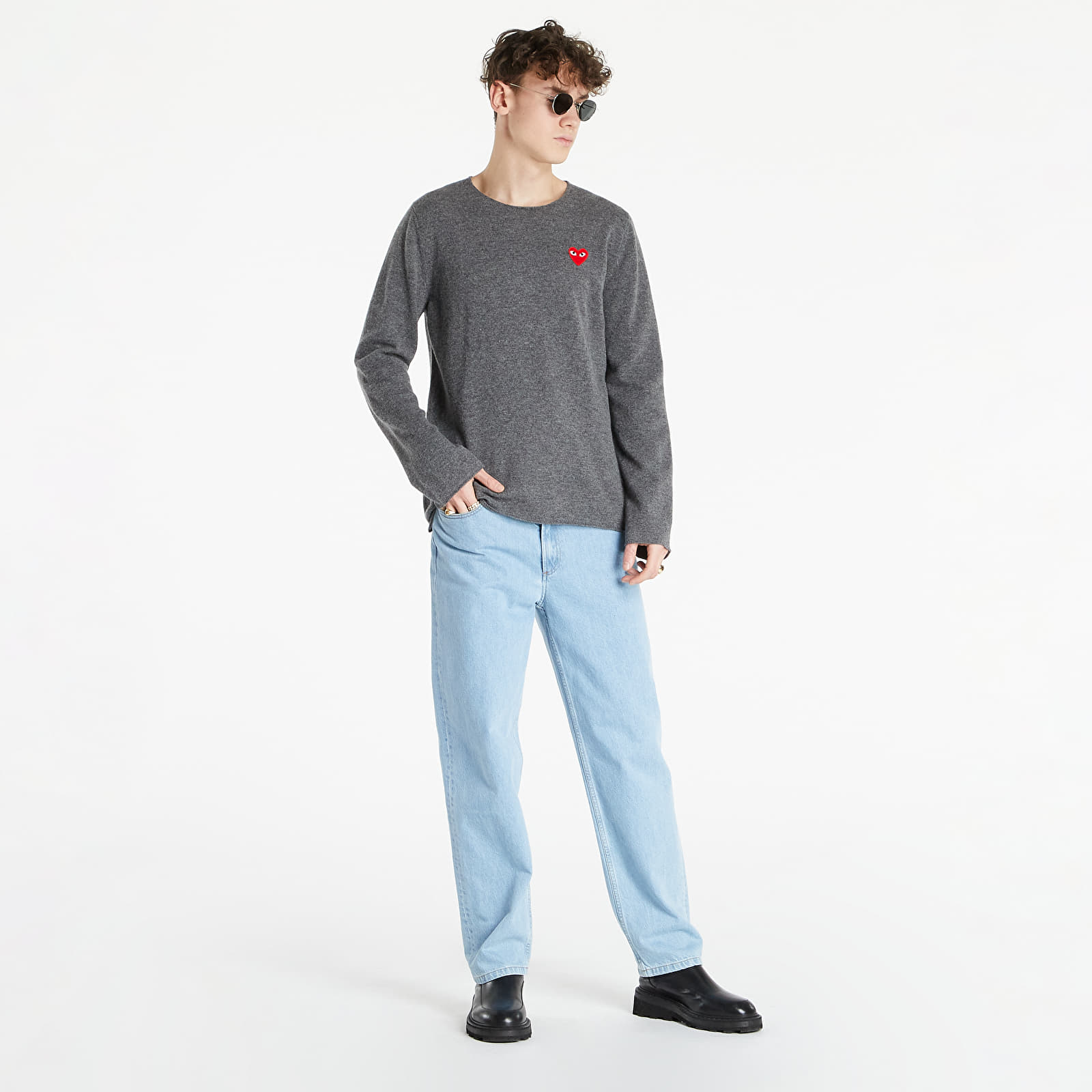 Kapucnis pulcsik Comme des Garçons PLAY Red Heart Crewneck Jumper Mid Grey