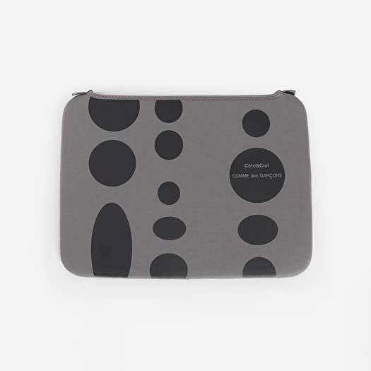 [新品]Comme des Garcons MacBook 13 Caseグレー Comme des Garçons x côte&ciel Macbook Air 13'' Holder Grey | Footshop