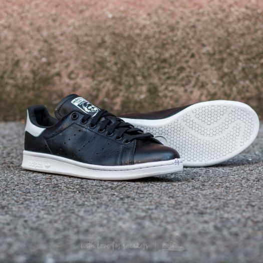 Black stan smiths white sole top