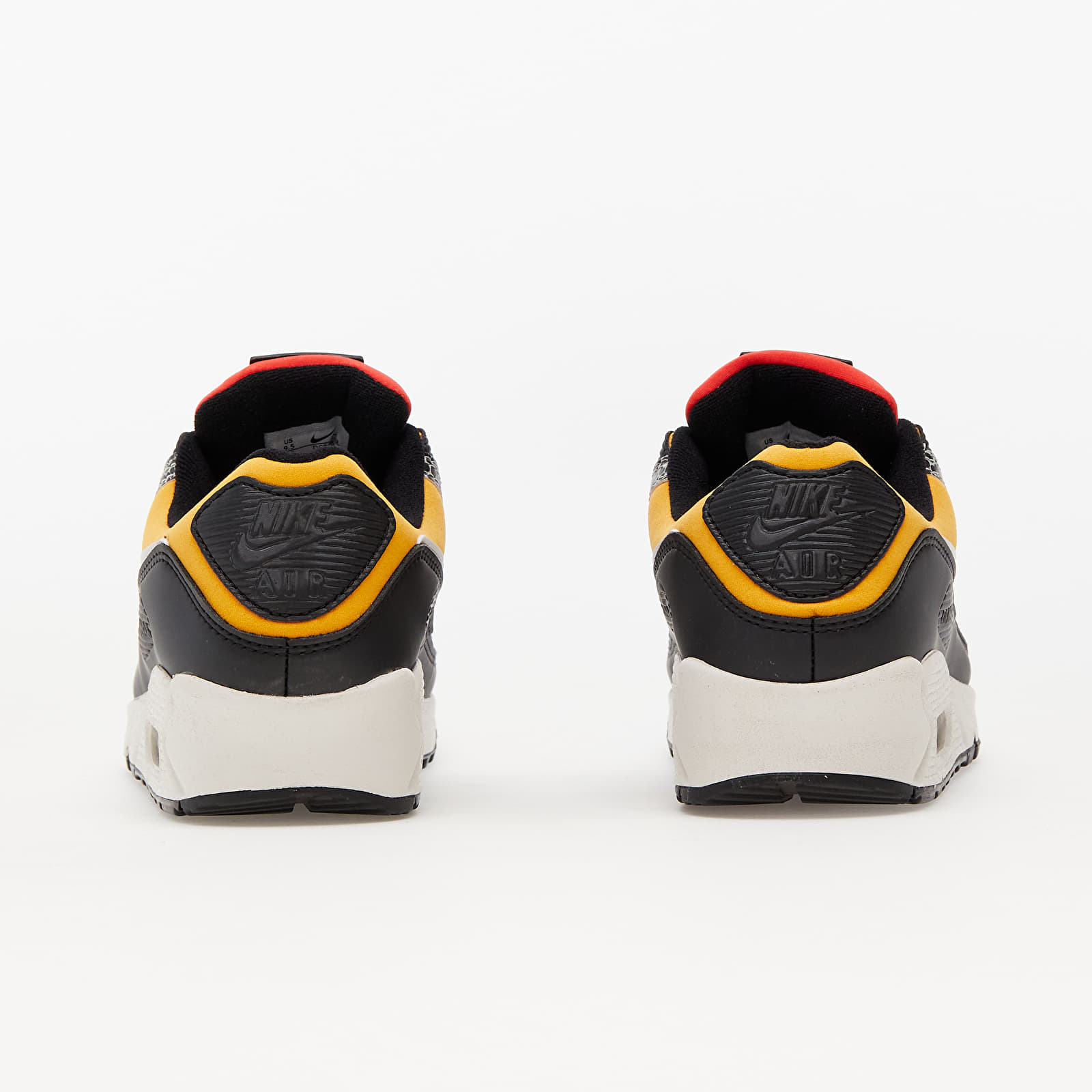 Încălțăminte și sneakerși pentru femei Nike W Air Max 90 SE Black/ Phantom-Chile Red-Pollen